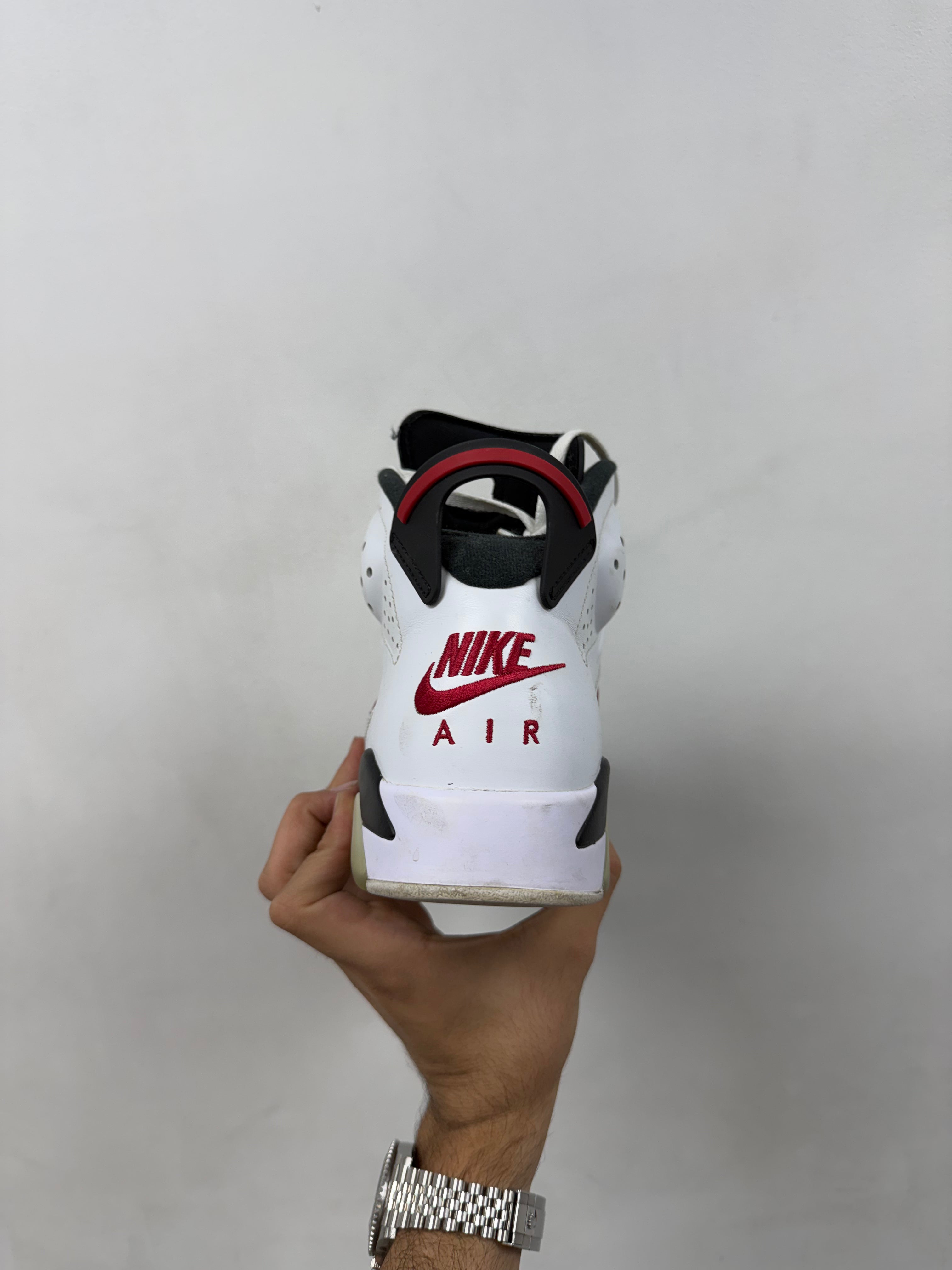 Jordan 6 Carmine Sneakers