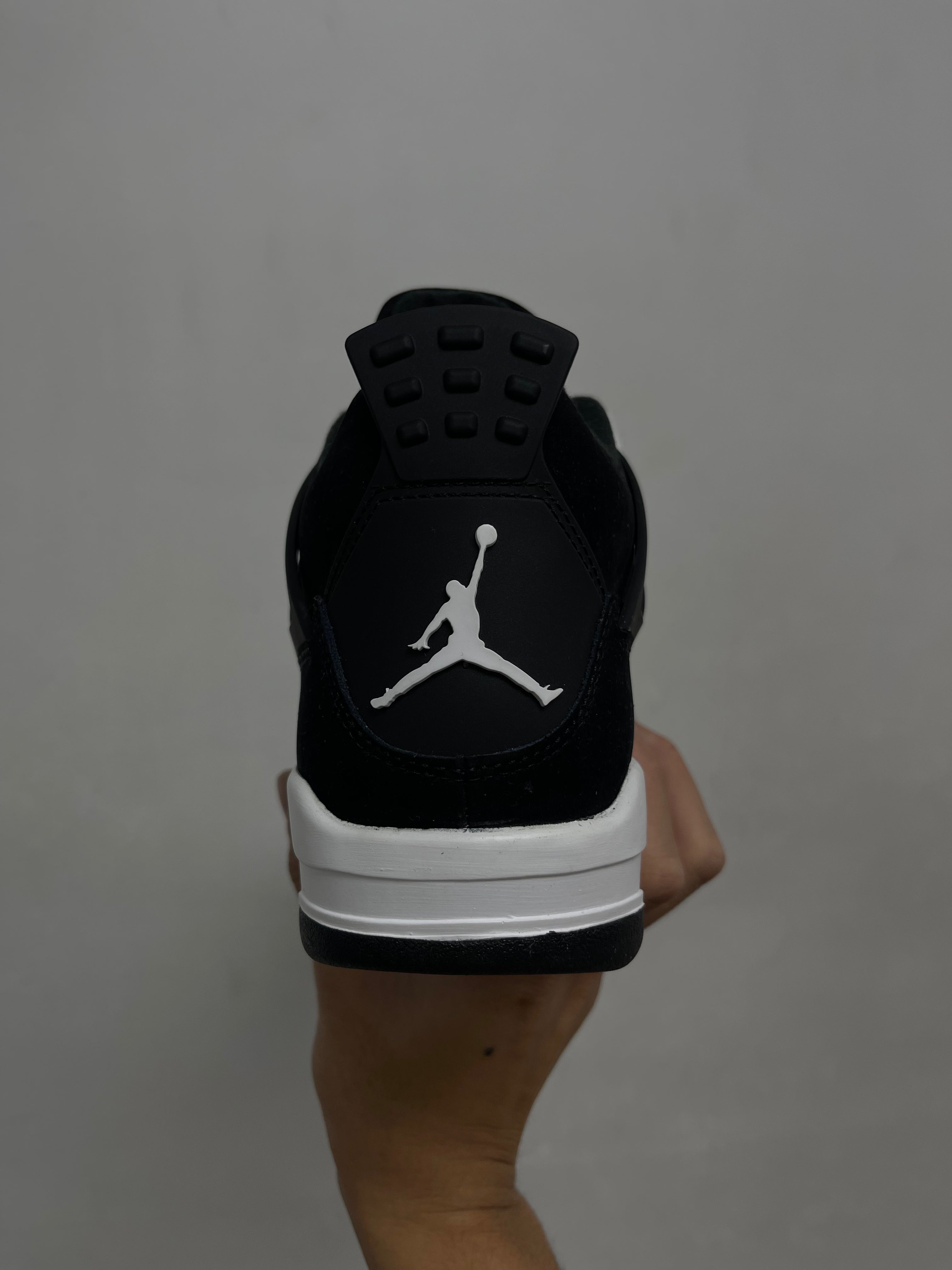 Jordan 4 White Thunder Sneakers