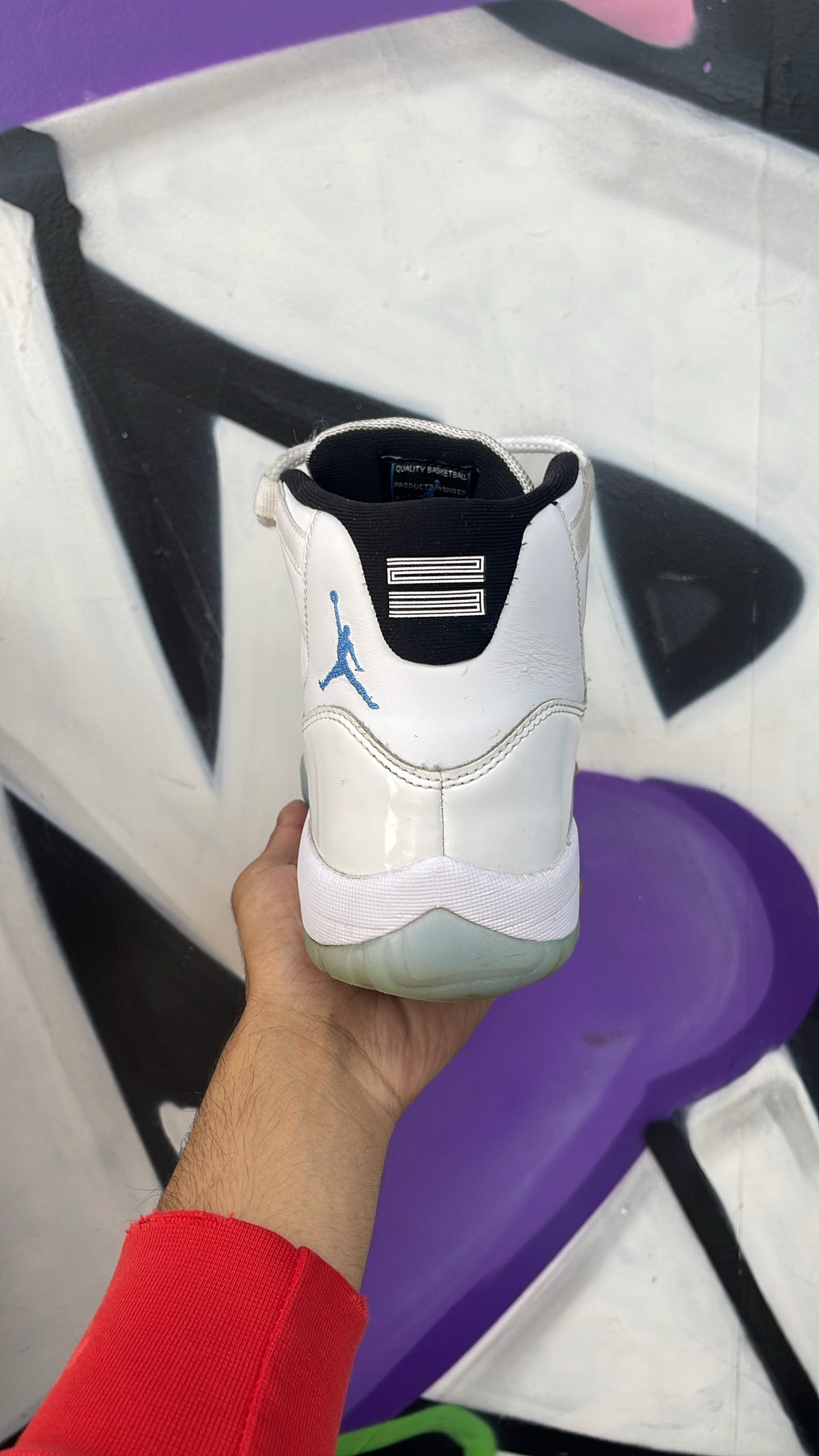 Jordan 11 Legend Blue Sneakers