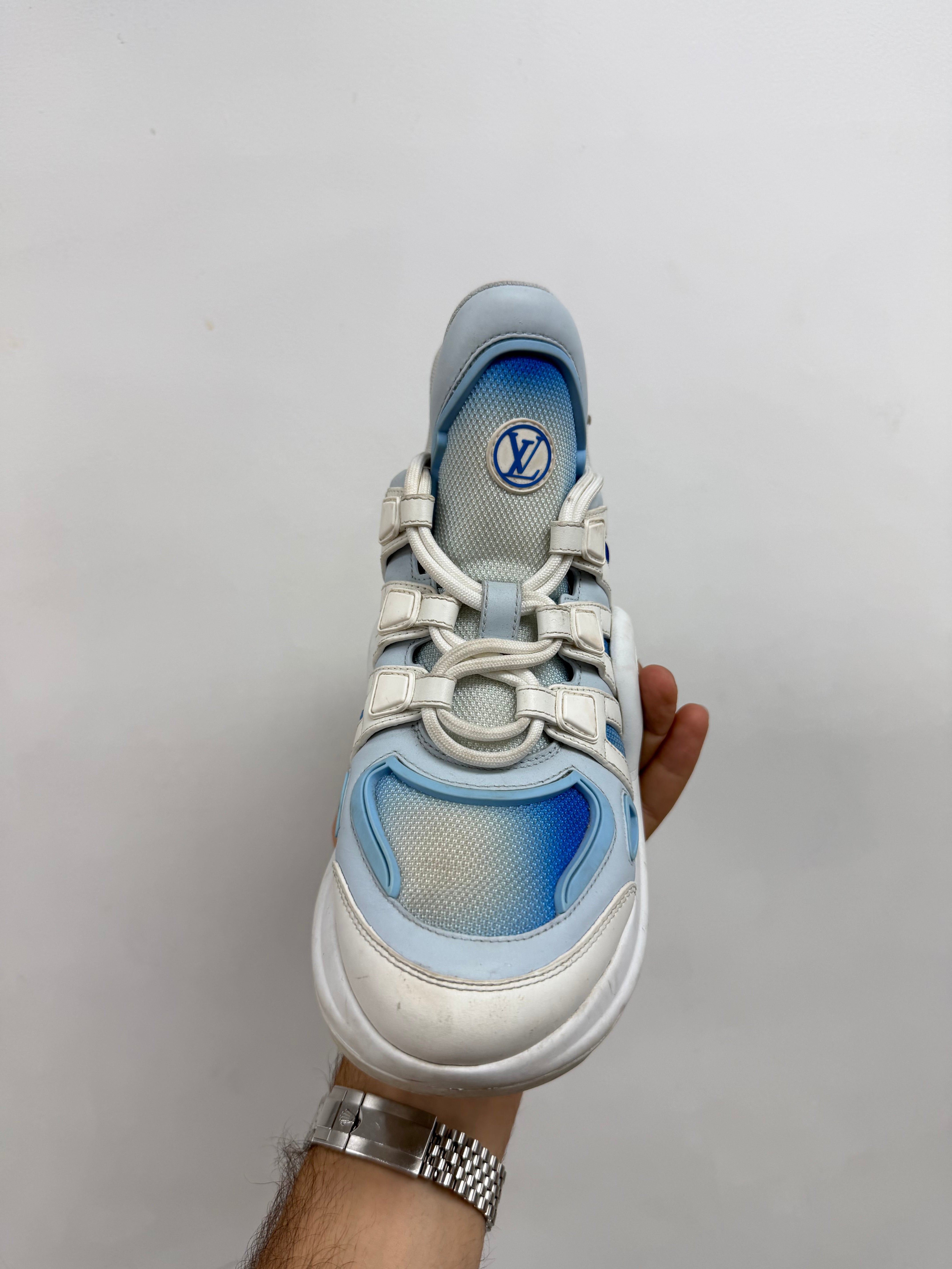 LV Archlight Sneaker White Baby Blue Used 37.5 N/A