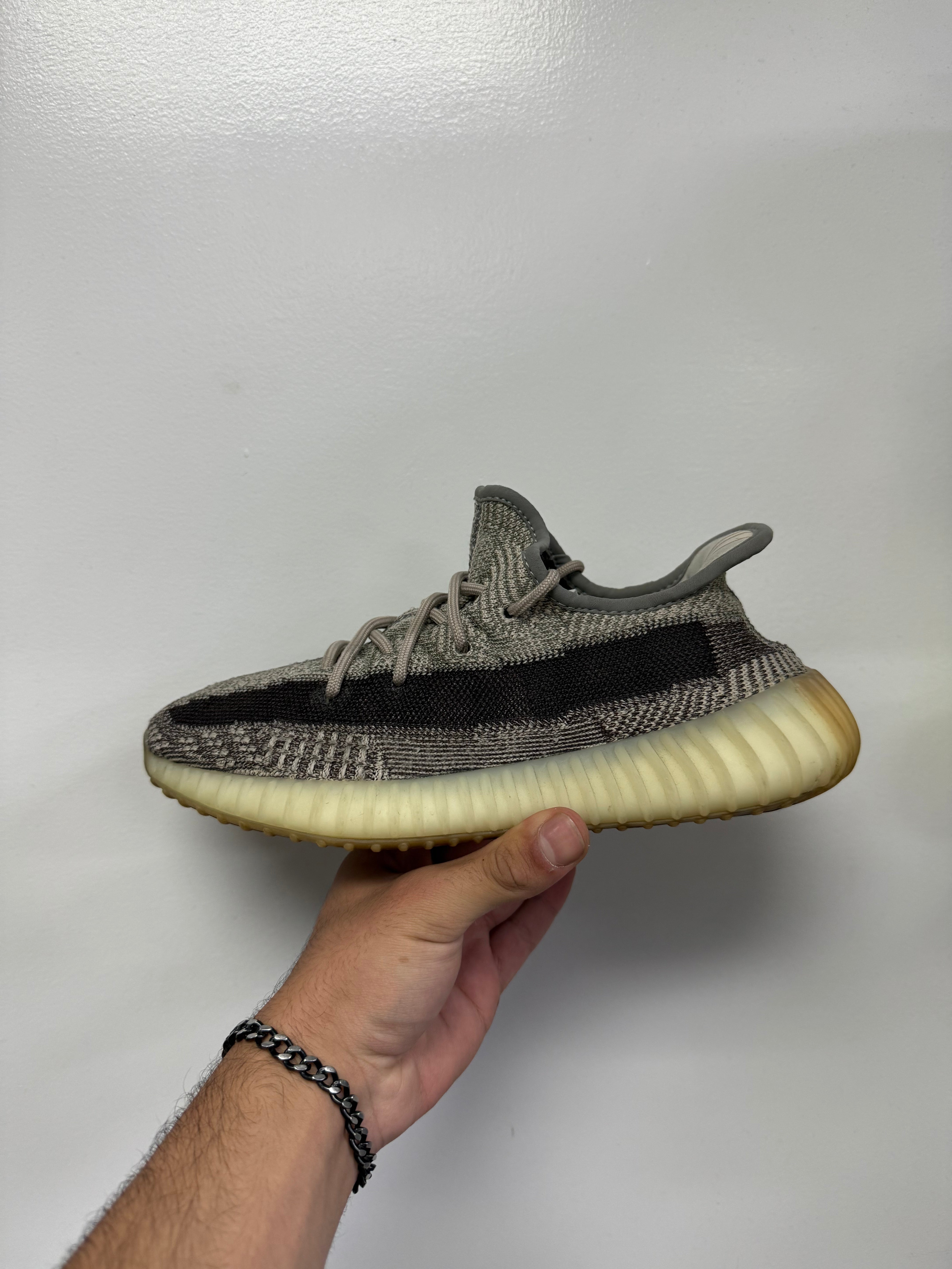 YZY 350 Carbon Sneakers