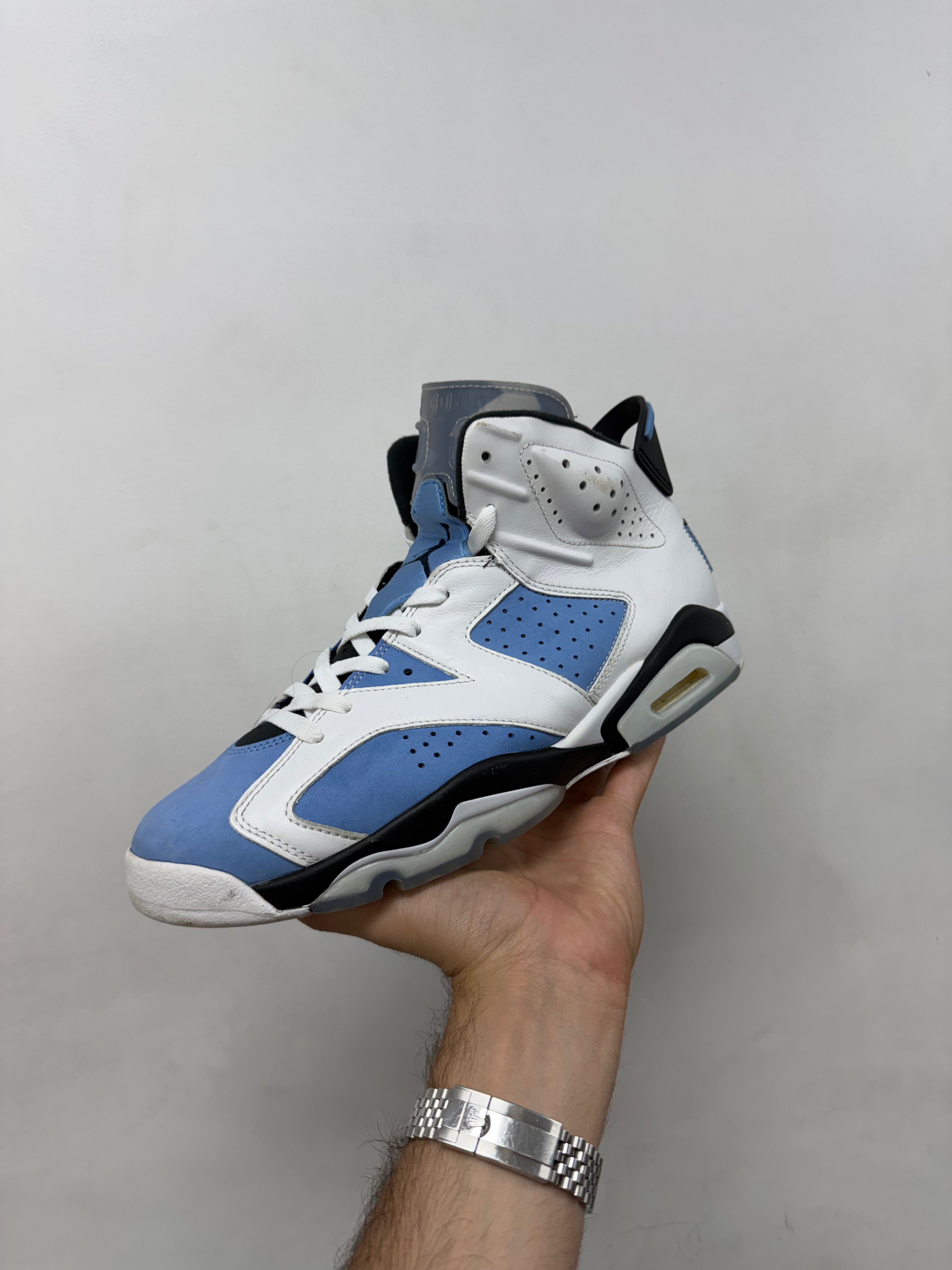 Jordan 6 UNC Sneakers