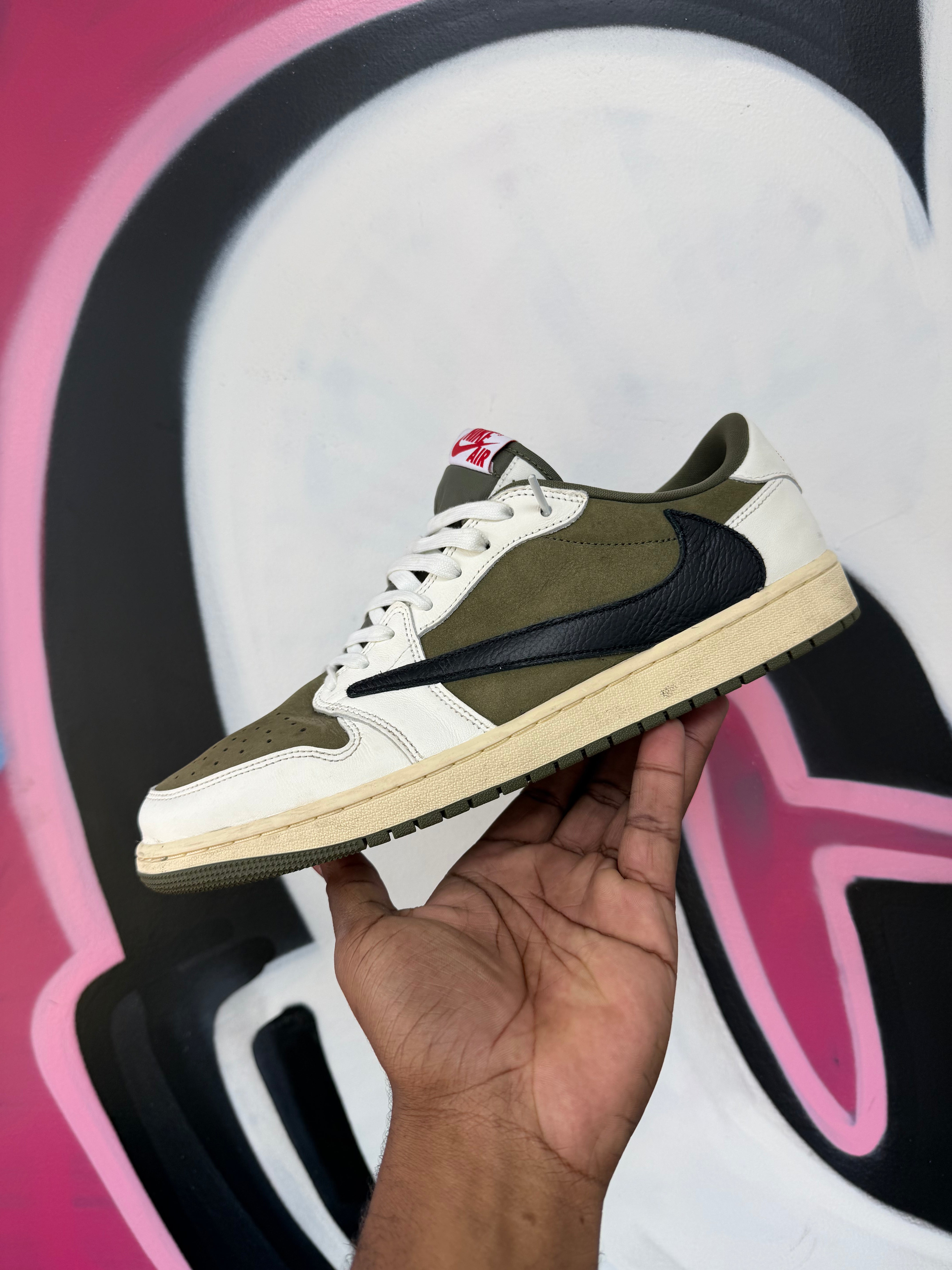 Jordan 1 Low Travis Scott Medium Olive Sneakers
