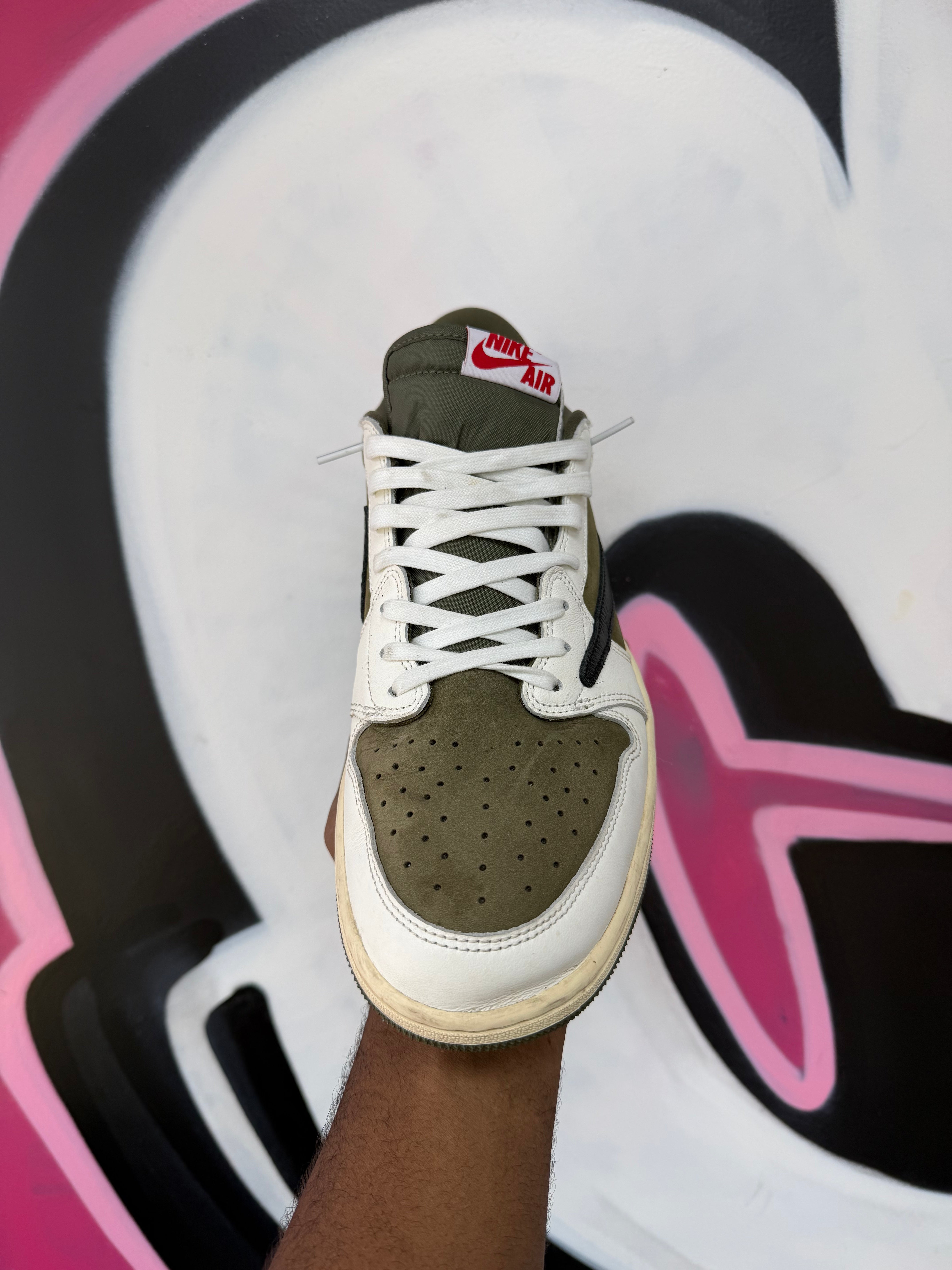 Jordan 1 Low Travis Scott Medium Olive Sneakers