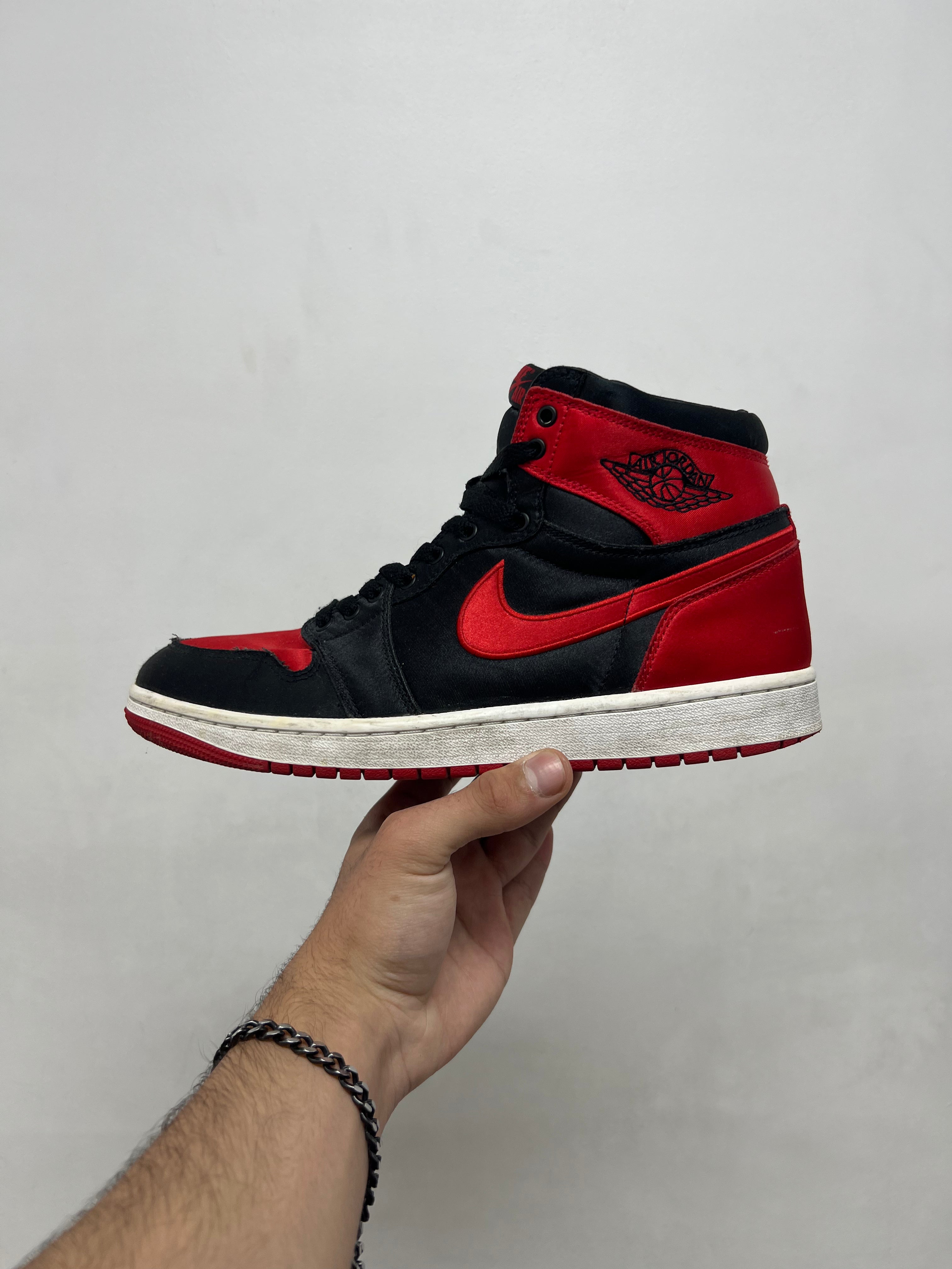 Jordan 1 Satin Bred Sneakers