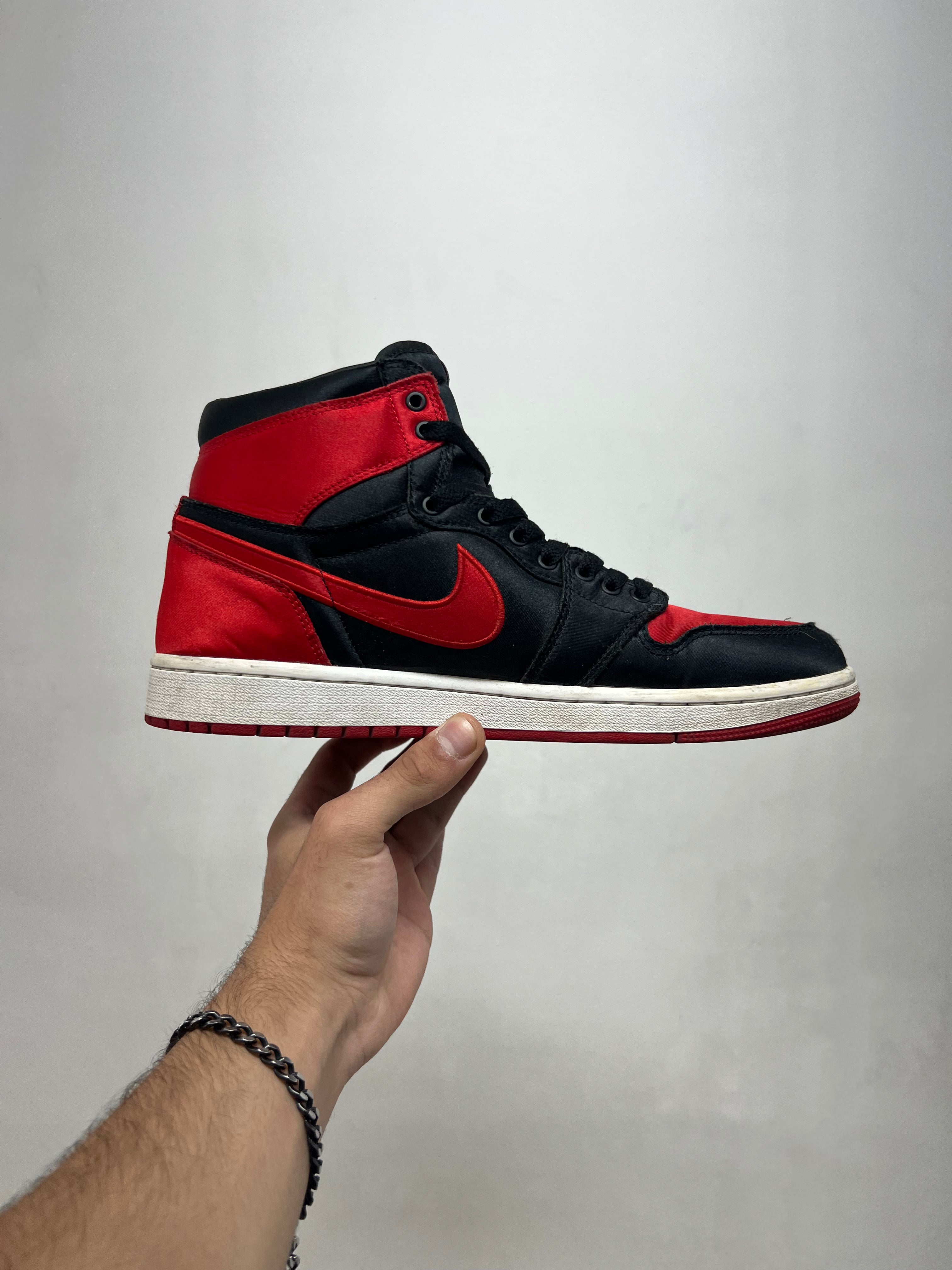 Jordan 1 Satin Bred Sneakers