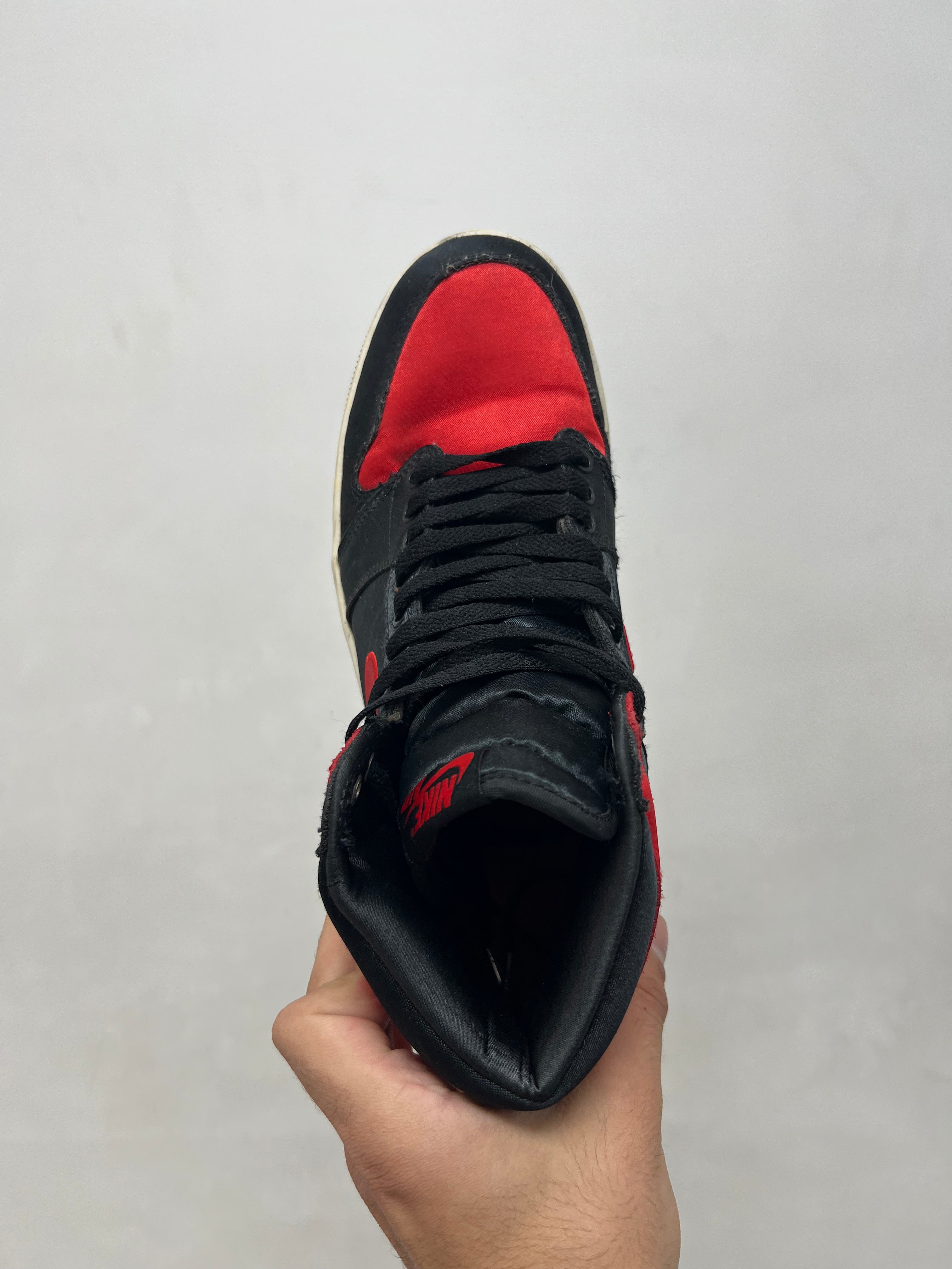 Jordan 1 Satin Bred Sneakers