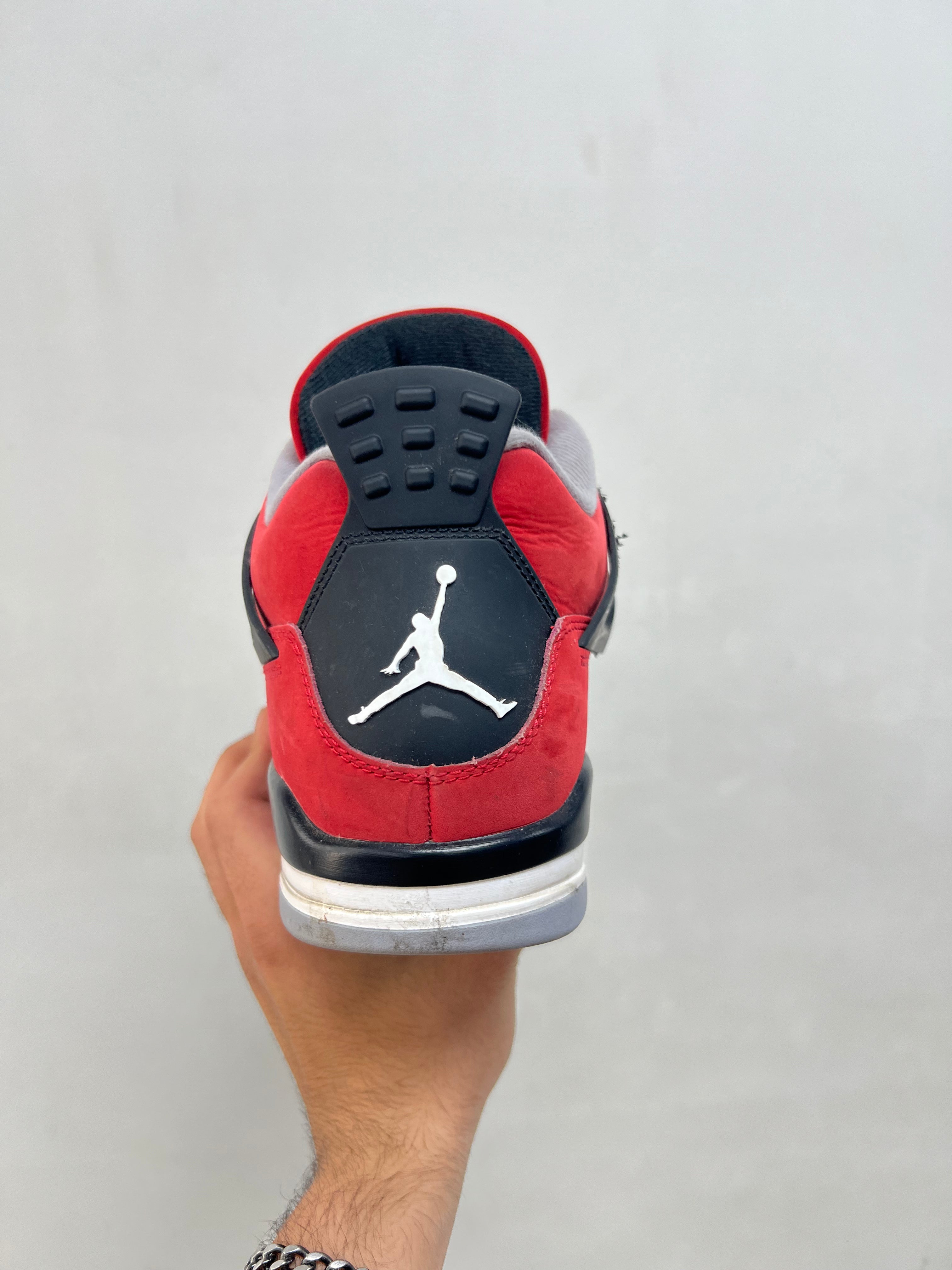Jordan 4 Toro Sneakers