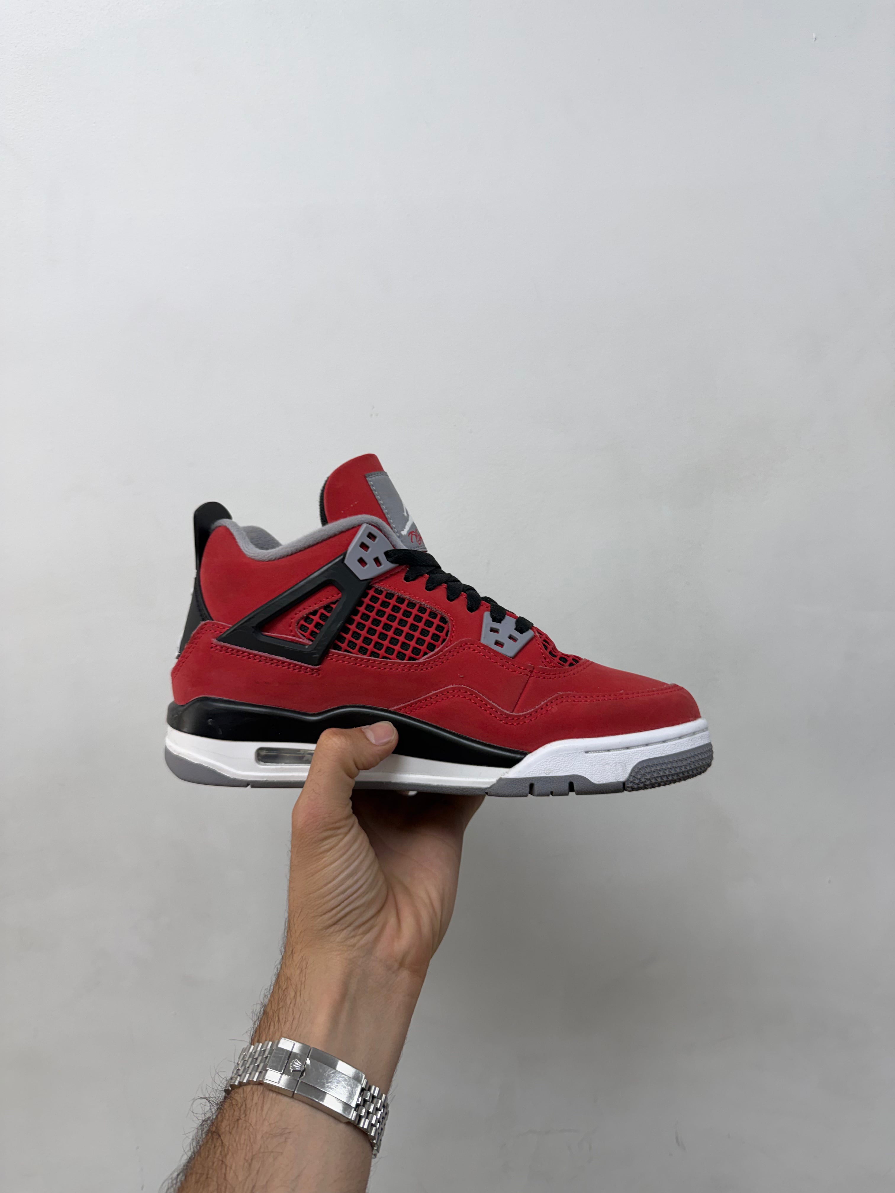 Jordan 4 Toro Sneakers