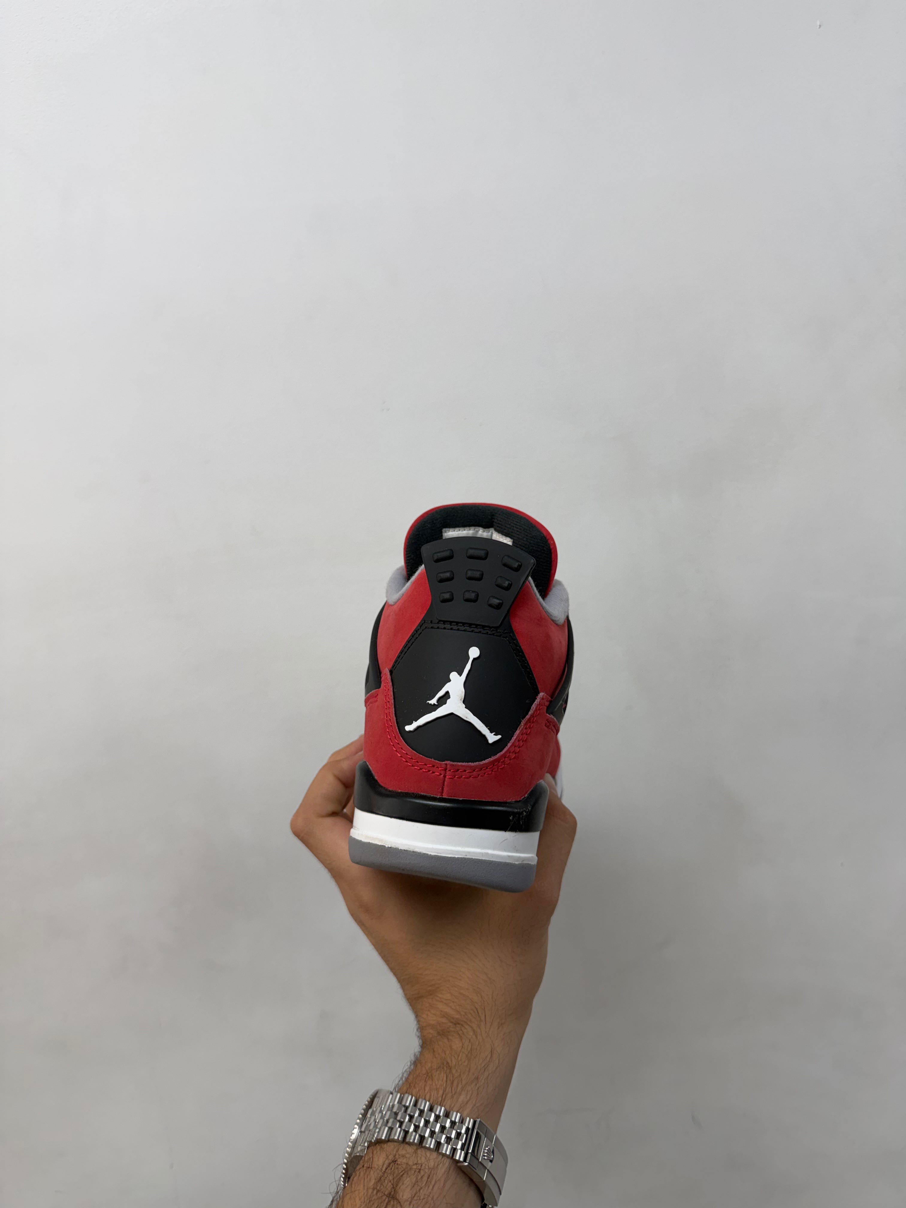 Jordan 4 Toro Sneakers