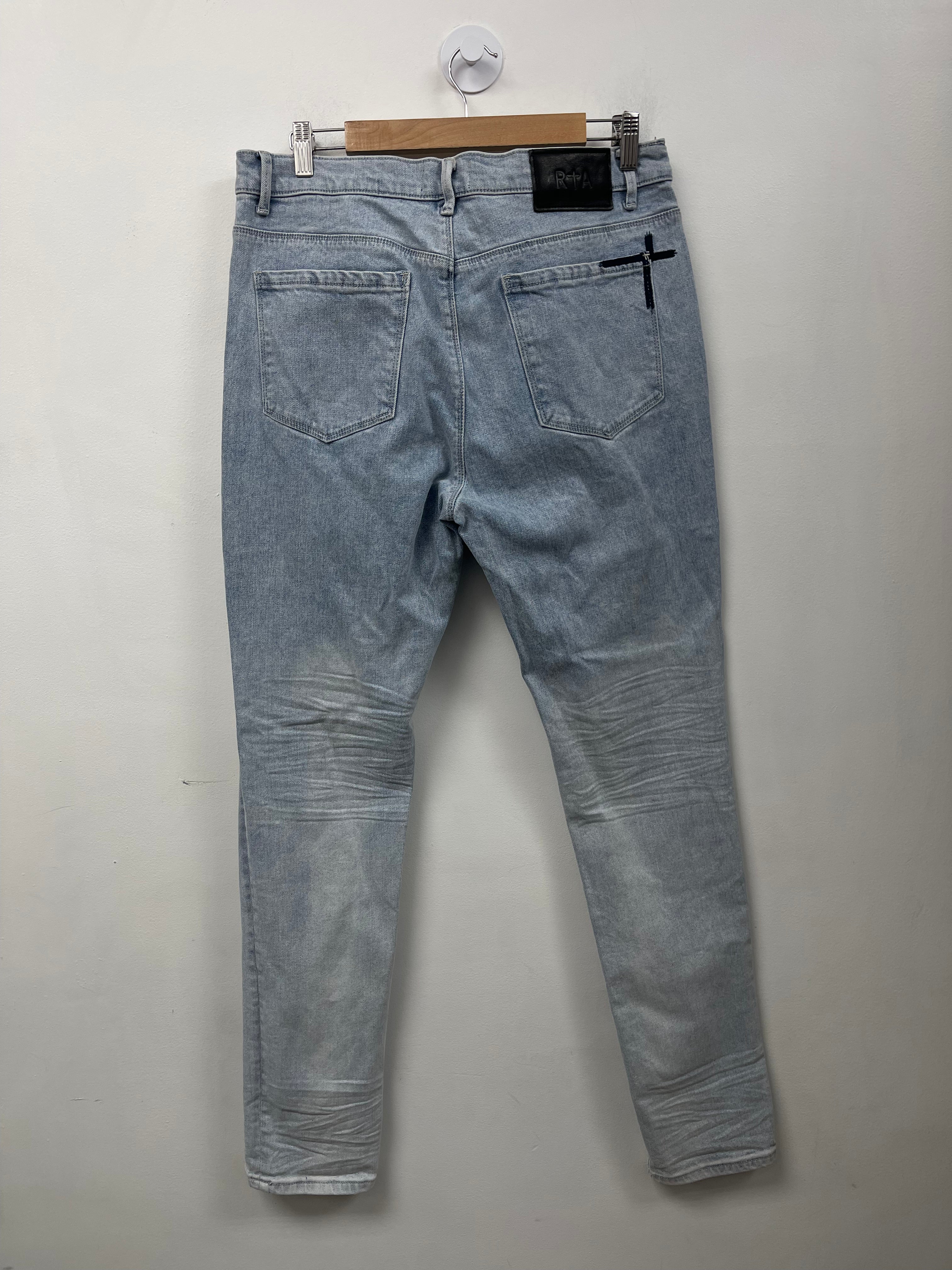 RTA Light Wash Embroidered Jeans