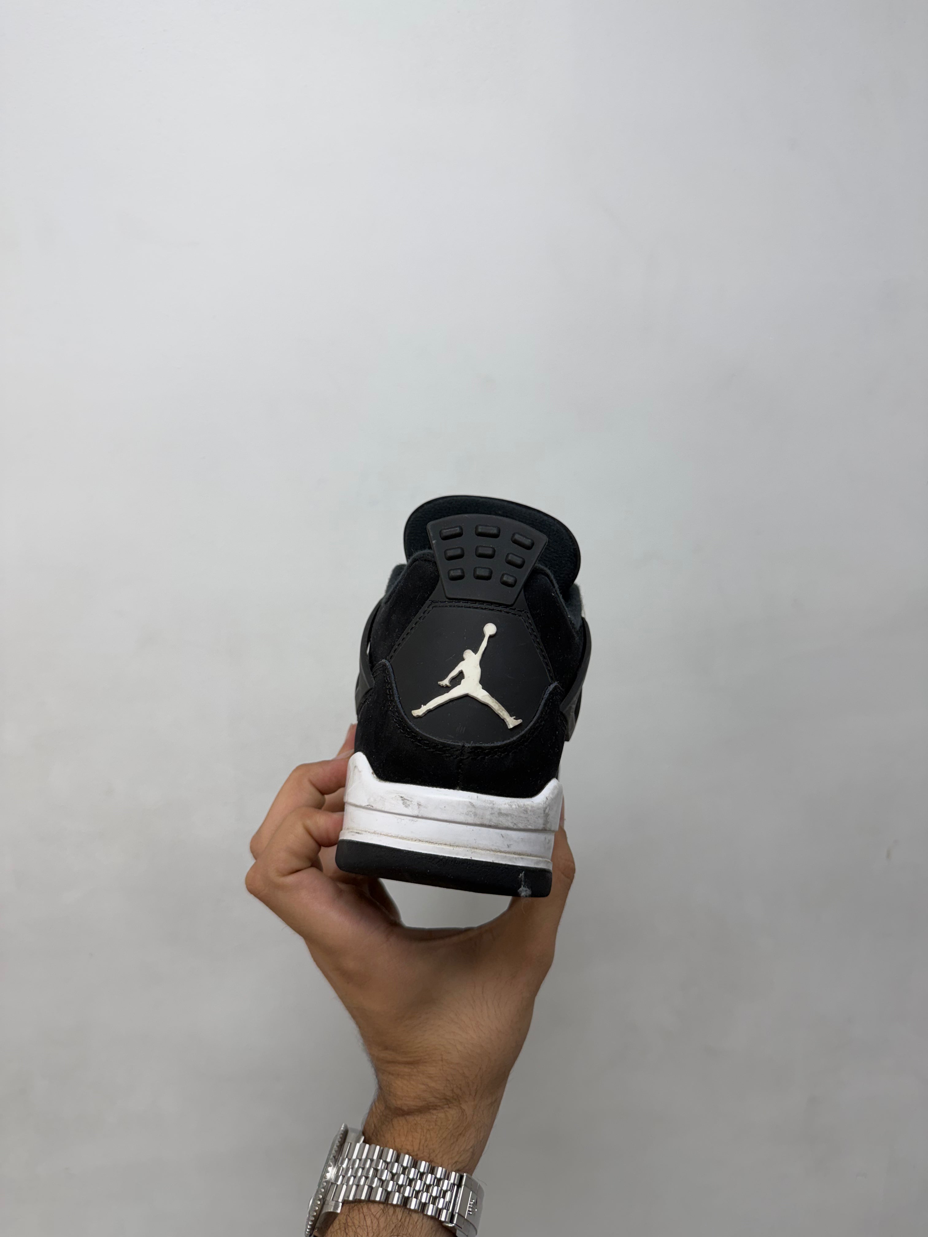 Jordan 4 White Thunder Sneakers