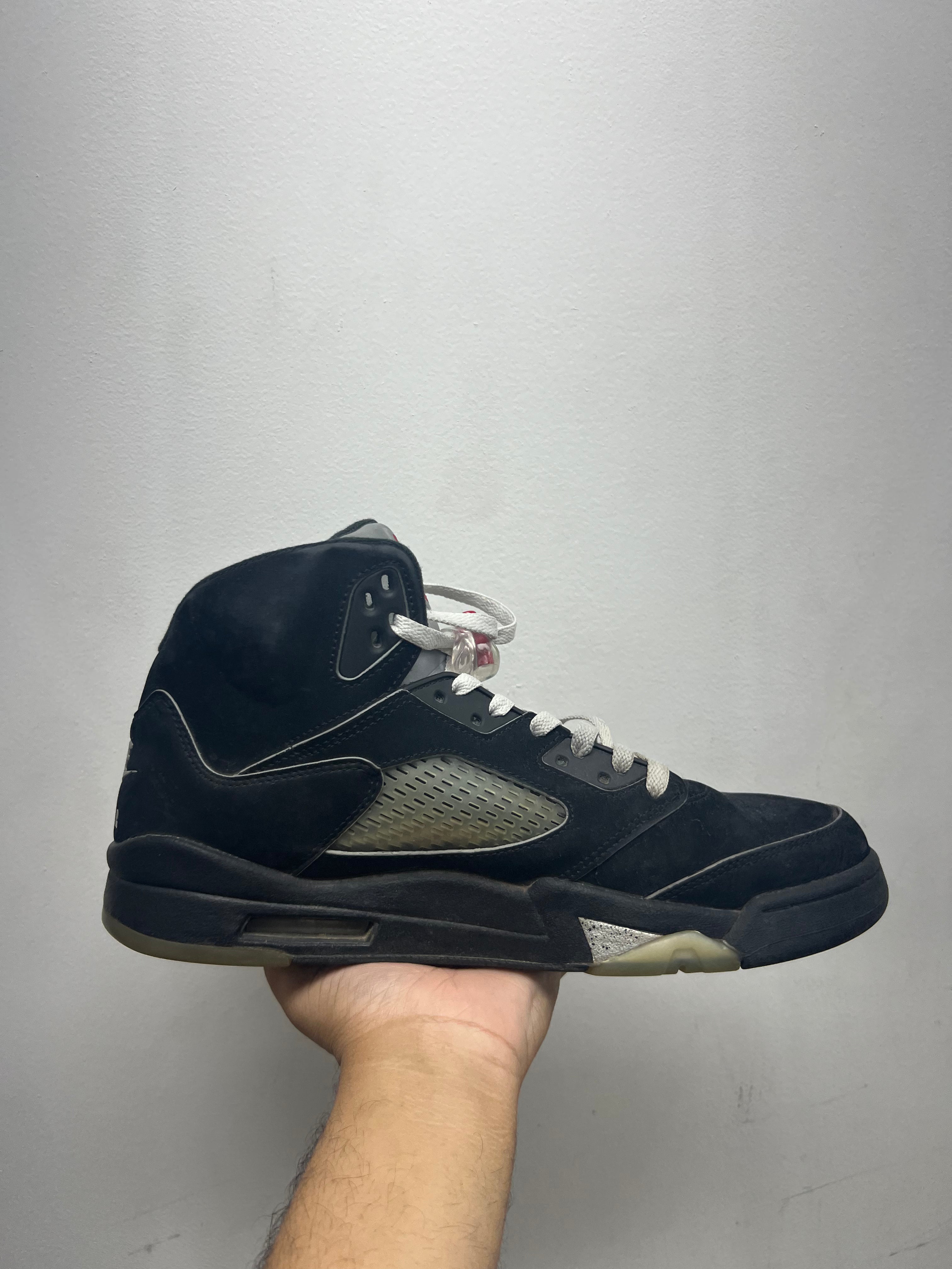 Jordan 5 Black Metallic (Flawed) Sneakers