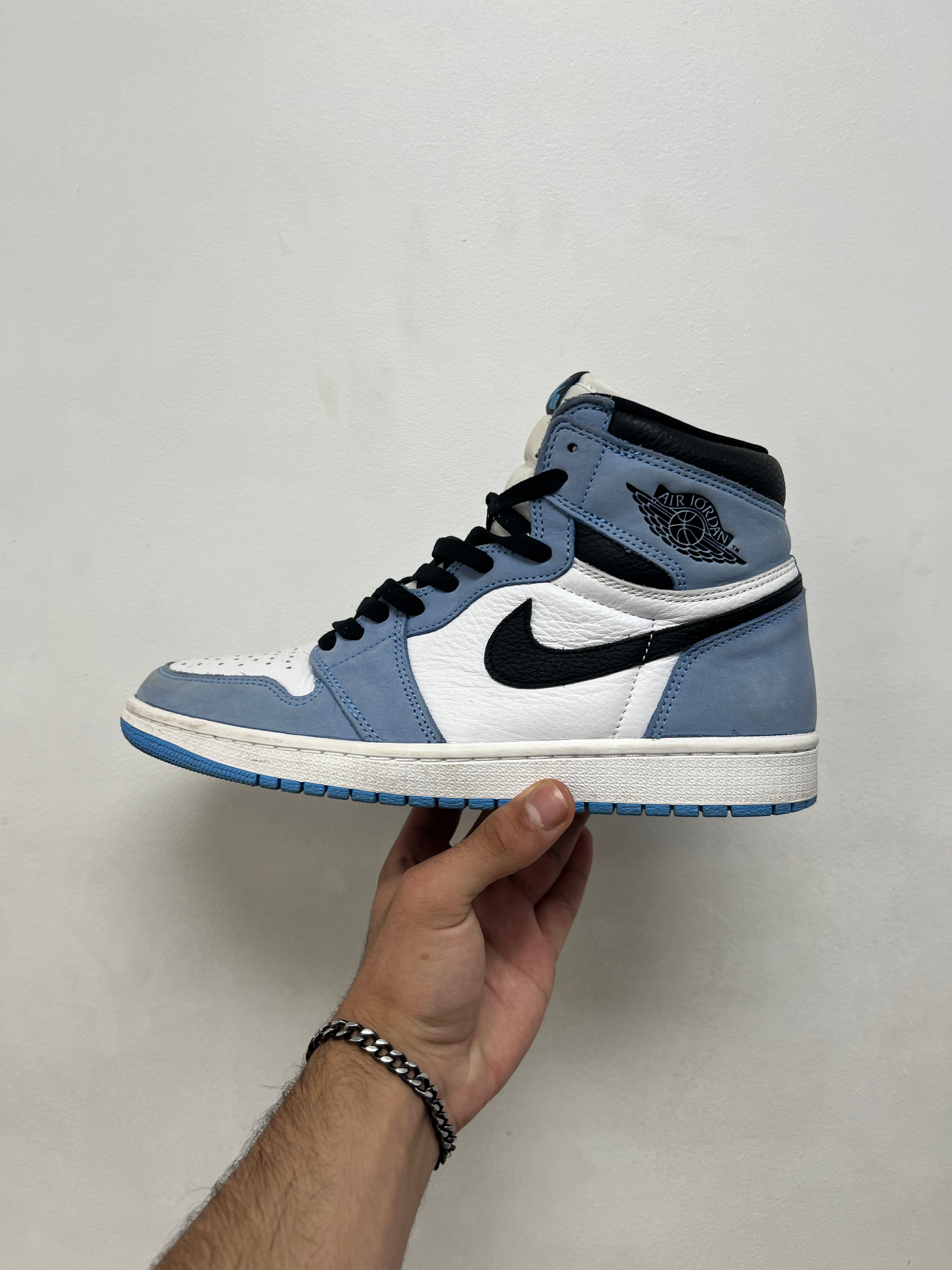 Jordan 1 UNC Sneakers