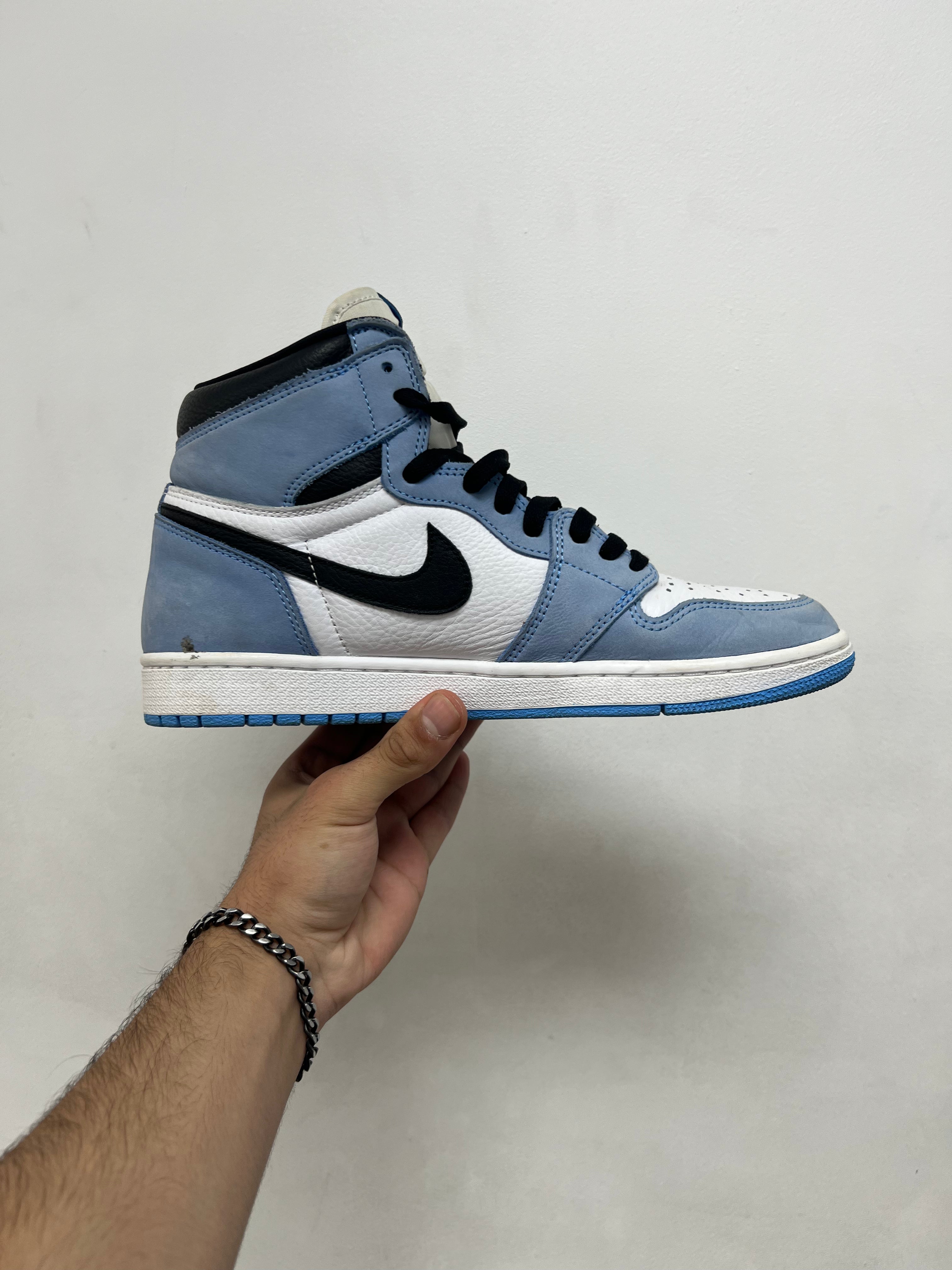 Jordan 1 UNC Sneakers