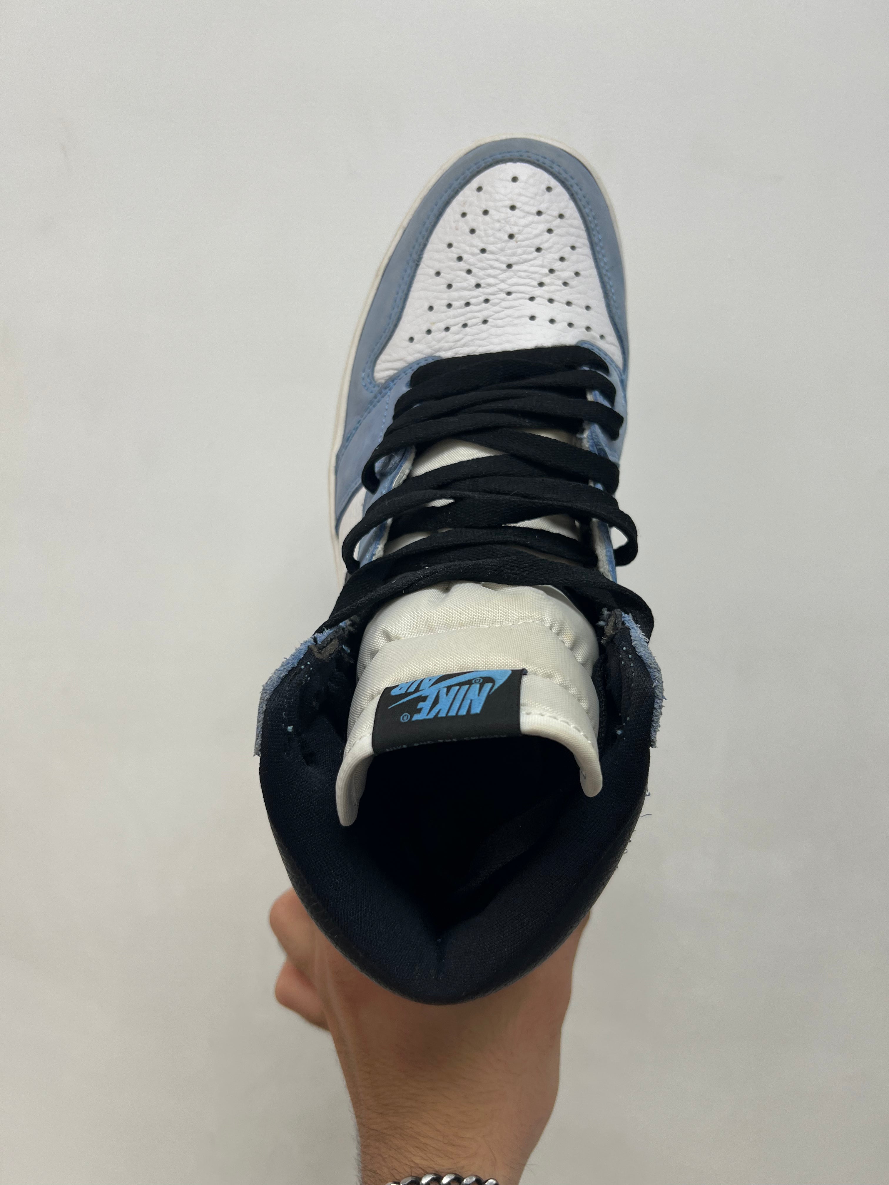 Jordan 1 UNC Sneakers