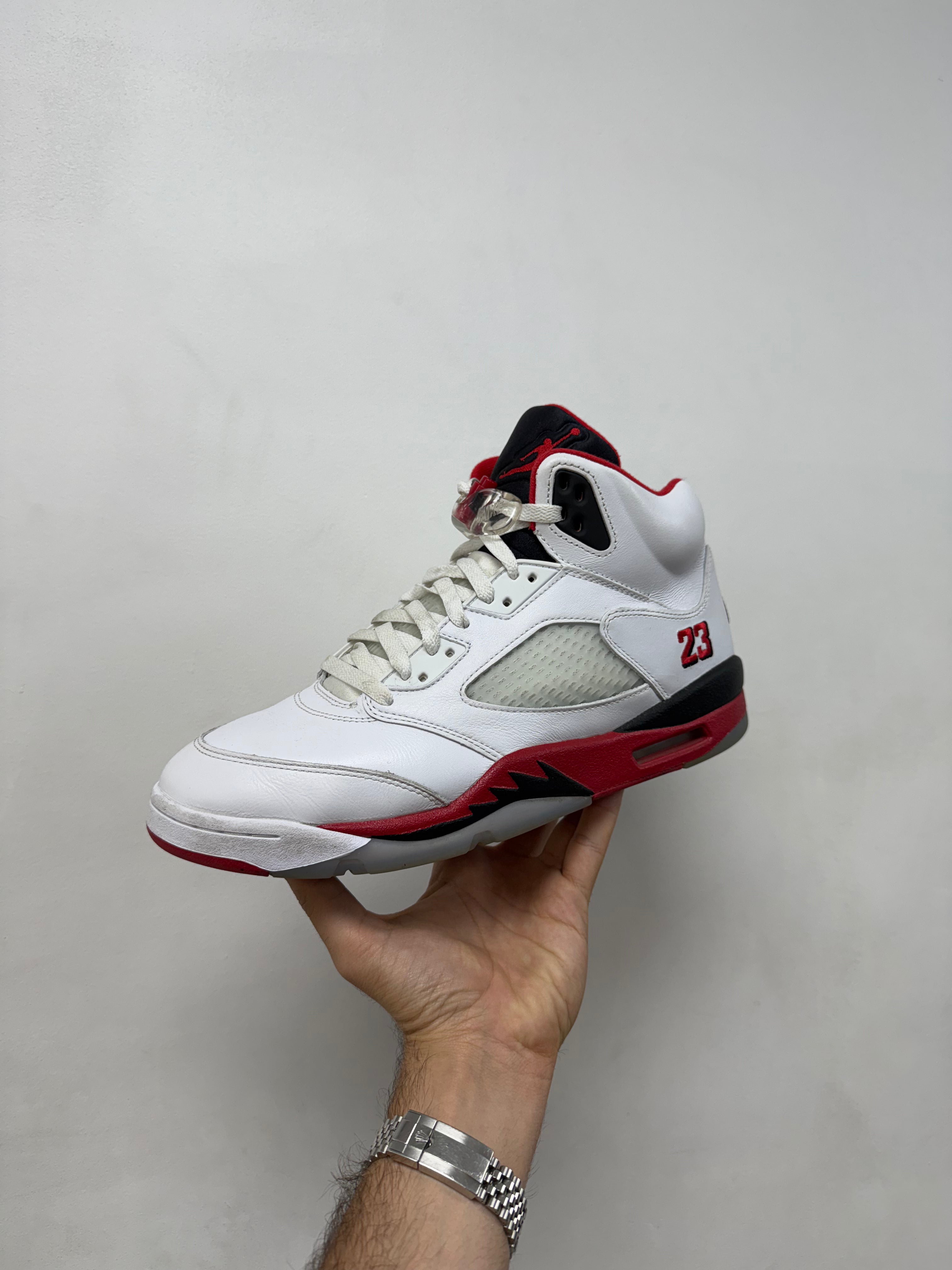 Jordan 5 Fire Red Sneakers