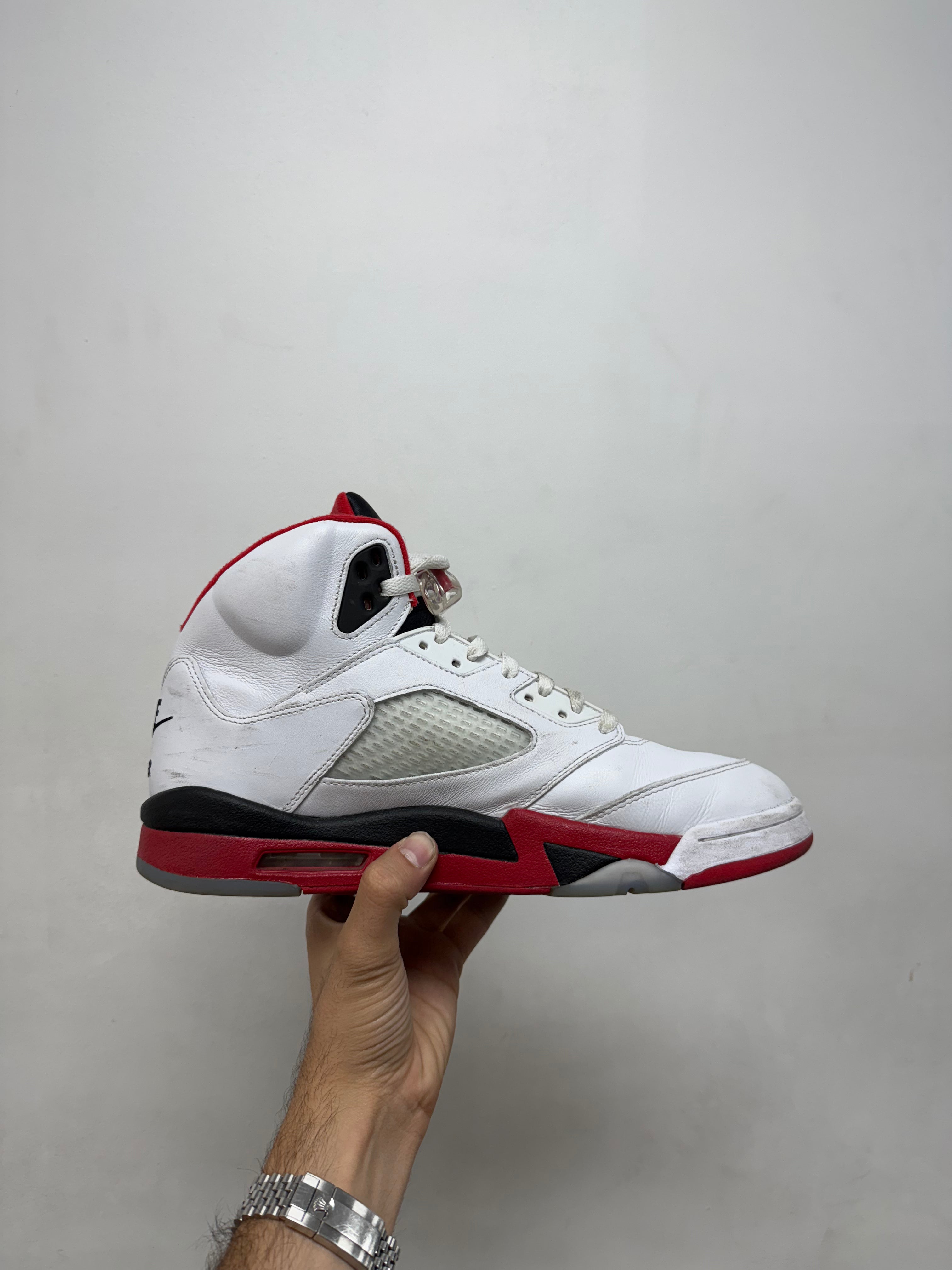 Jordan 5 Fire Red Sneakers