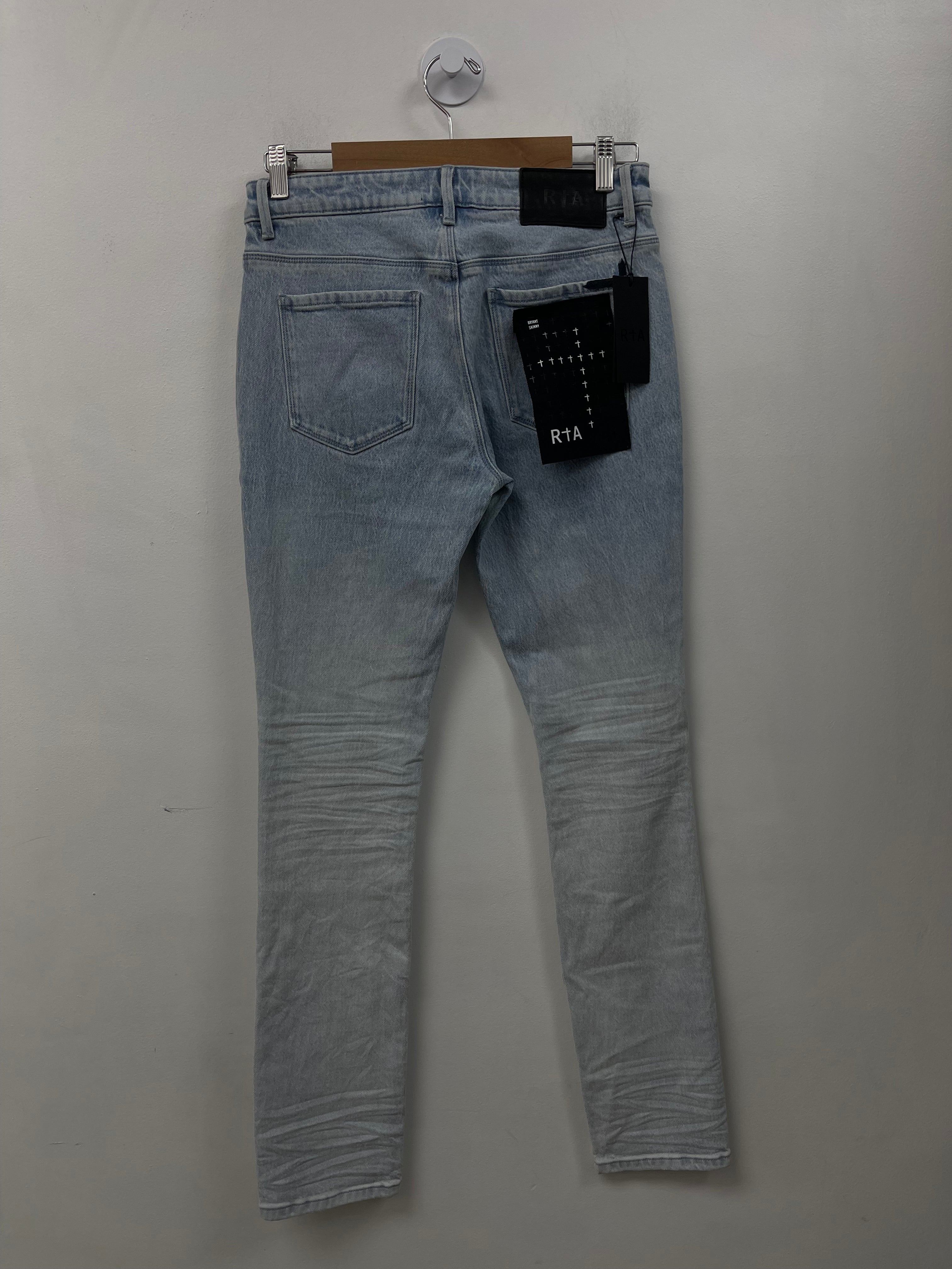 RTA Light Wash Plain Embroidered Jeans