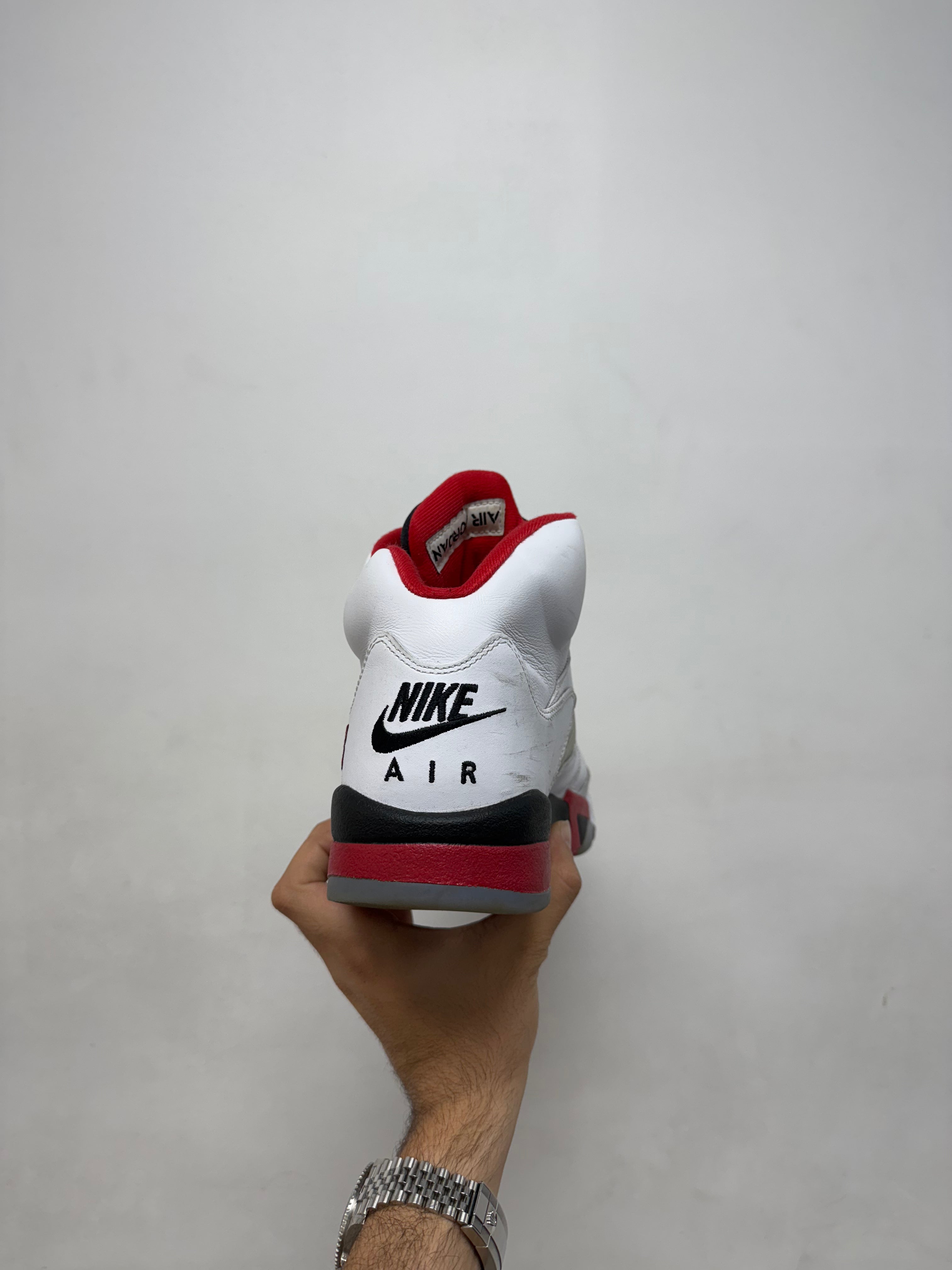 Jordan 5 Fire Red Sneakers