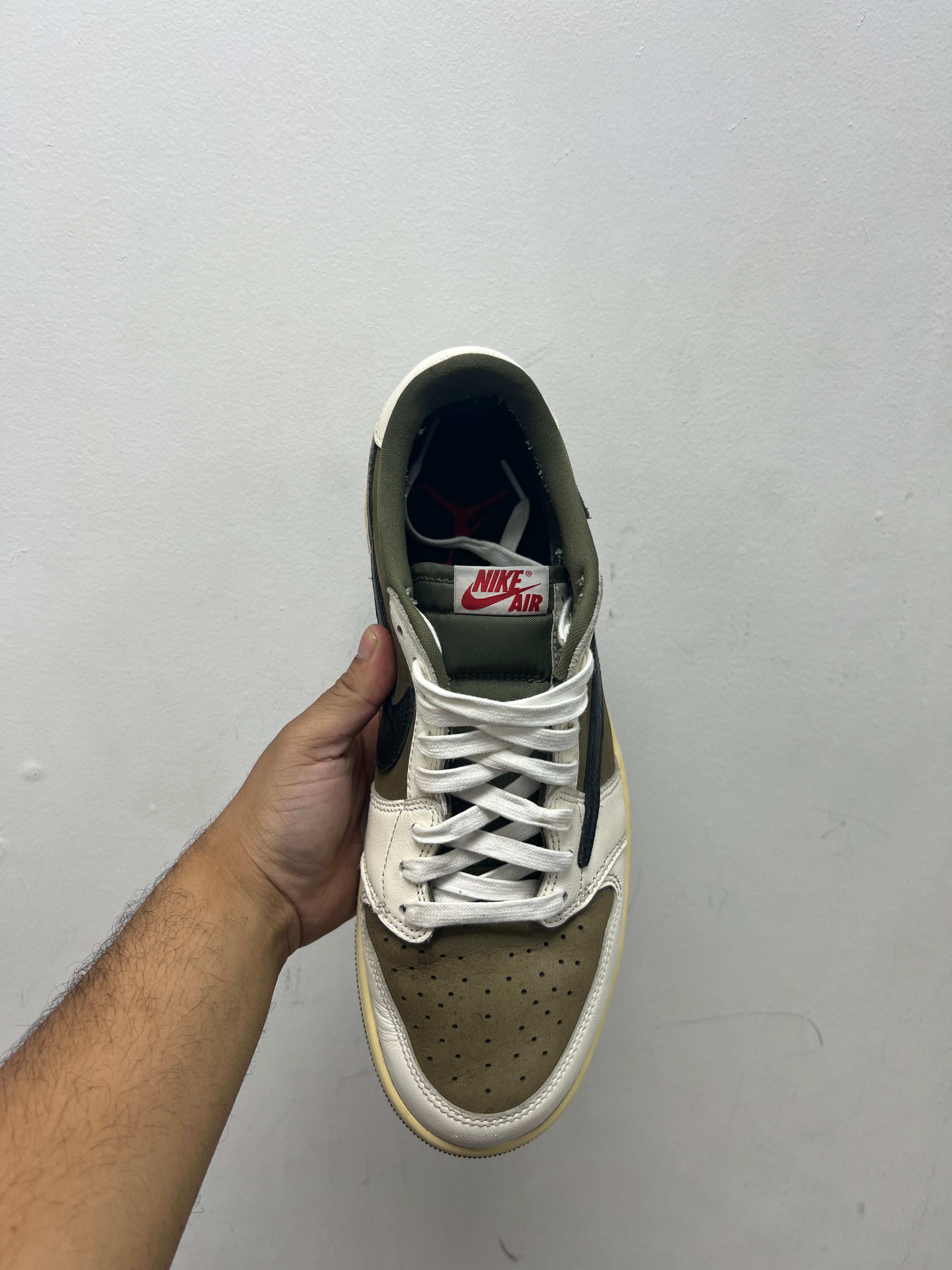 Jordan 1 Low Travis Scott Medium Olive Sneakers