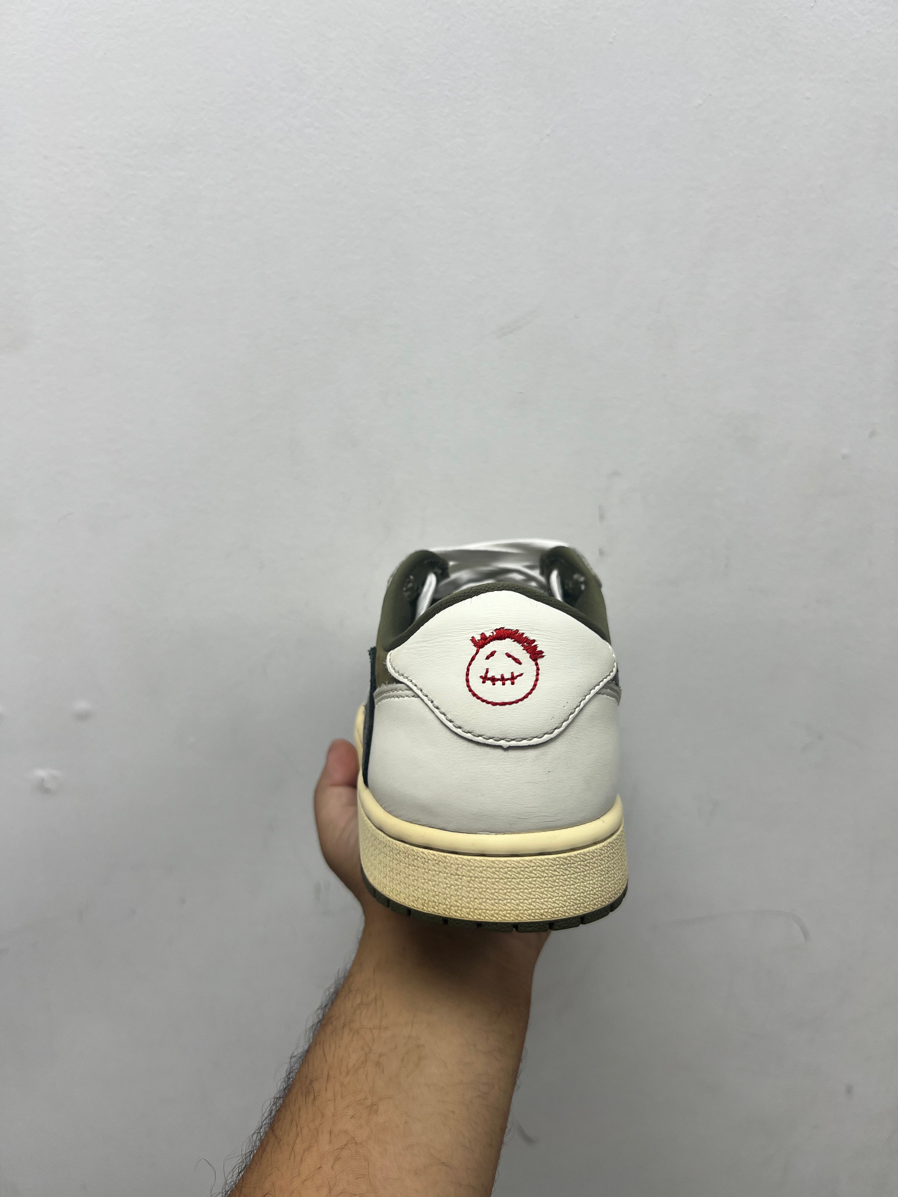Jordan 1 Low Travis Scott Medium Olive Sneakers