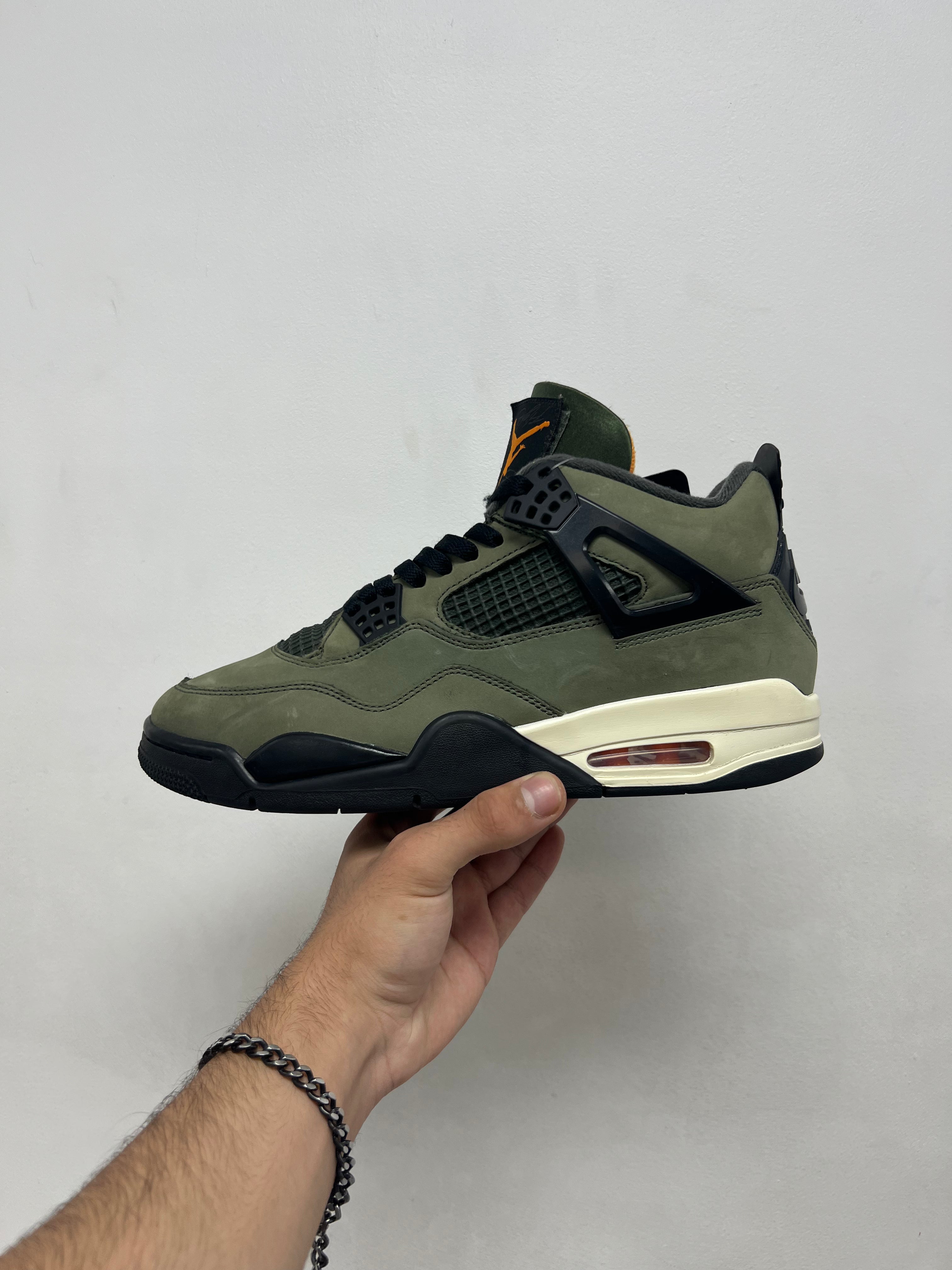 Jordan 4 Undefeated Sneakers