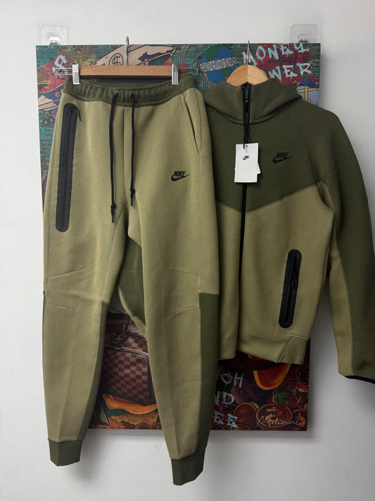 Nike Tech Olive Green Sweatsuit
