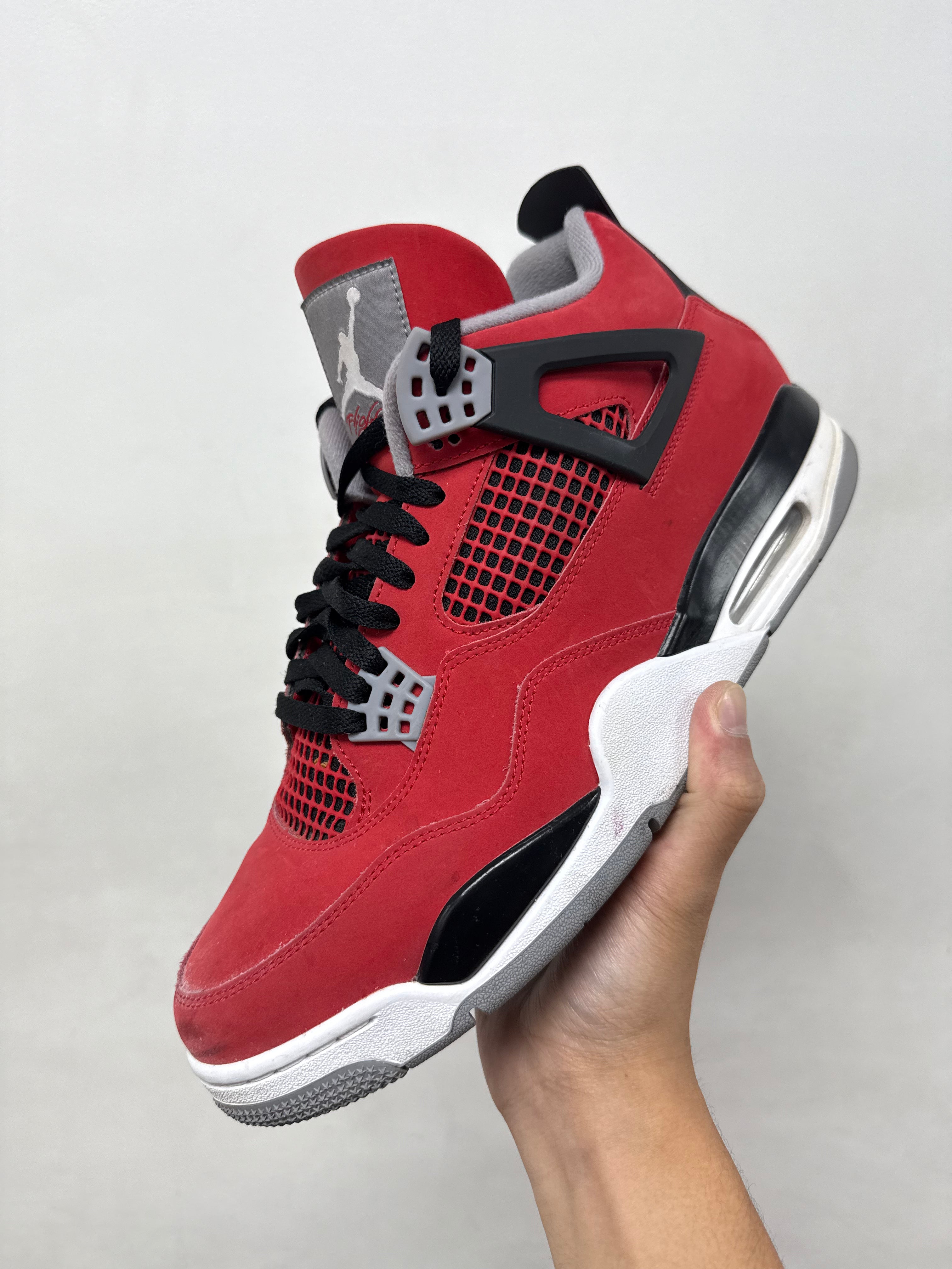 Jordan 4 Toro Sneakers