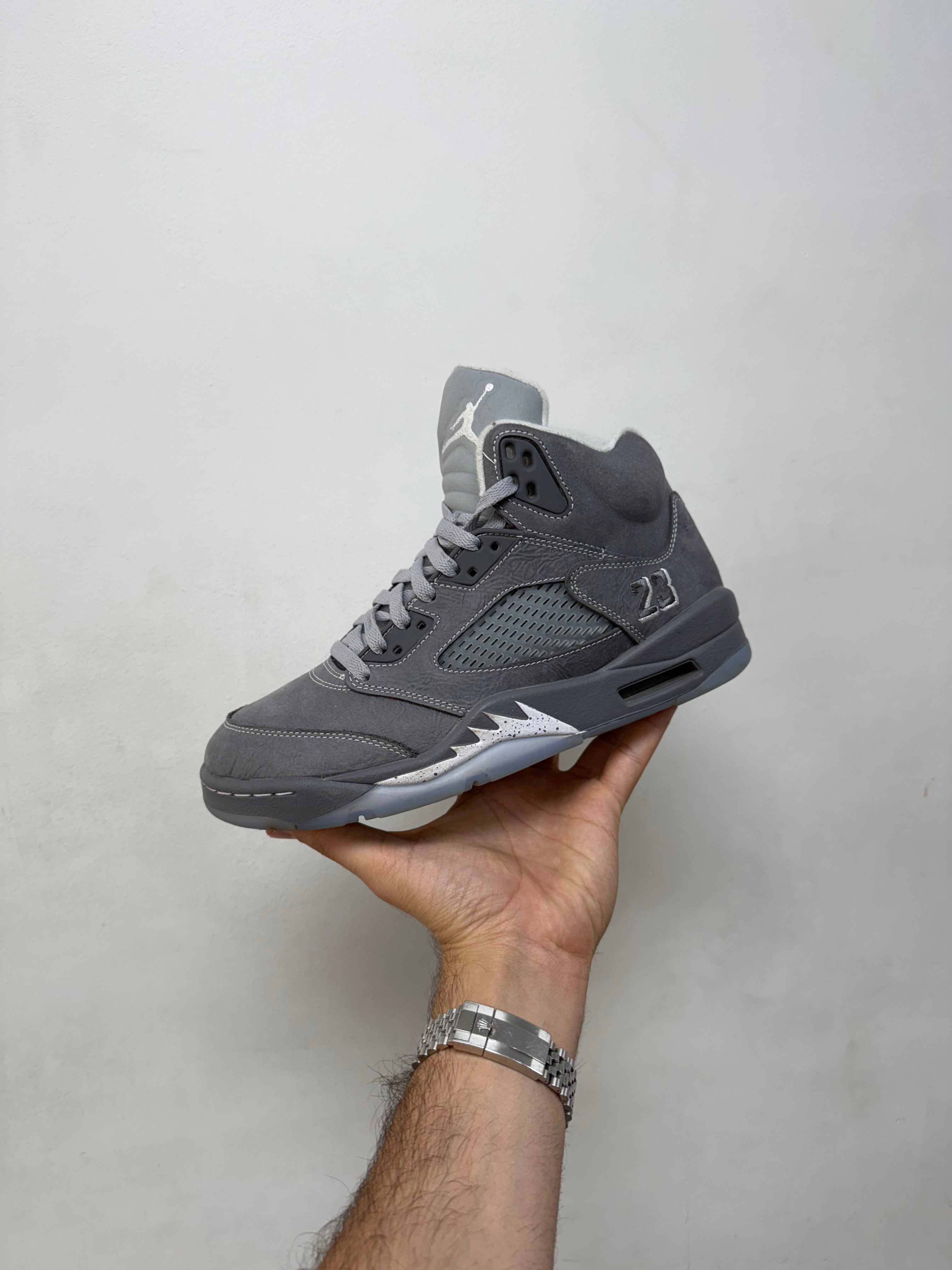 Jordan 5 Wolf Grey Sneakers