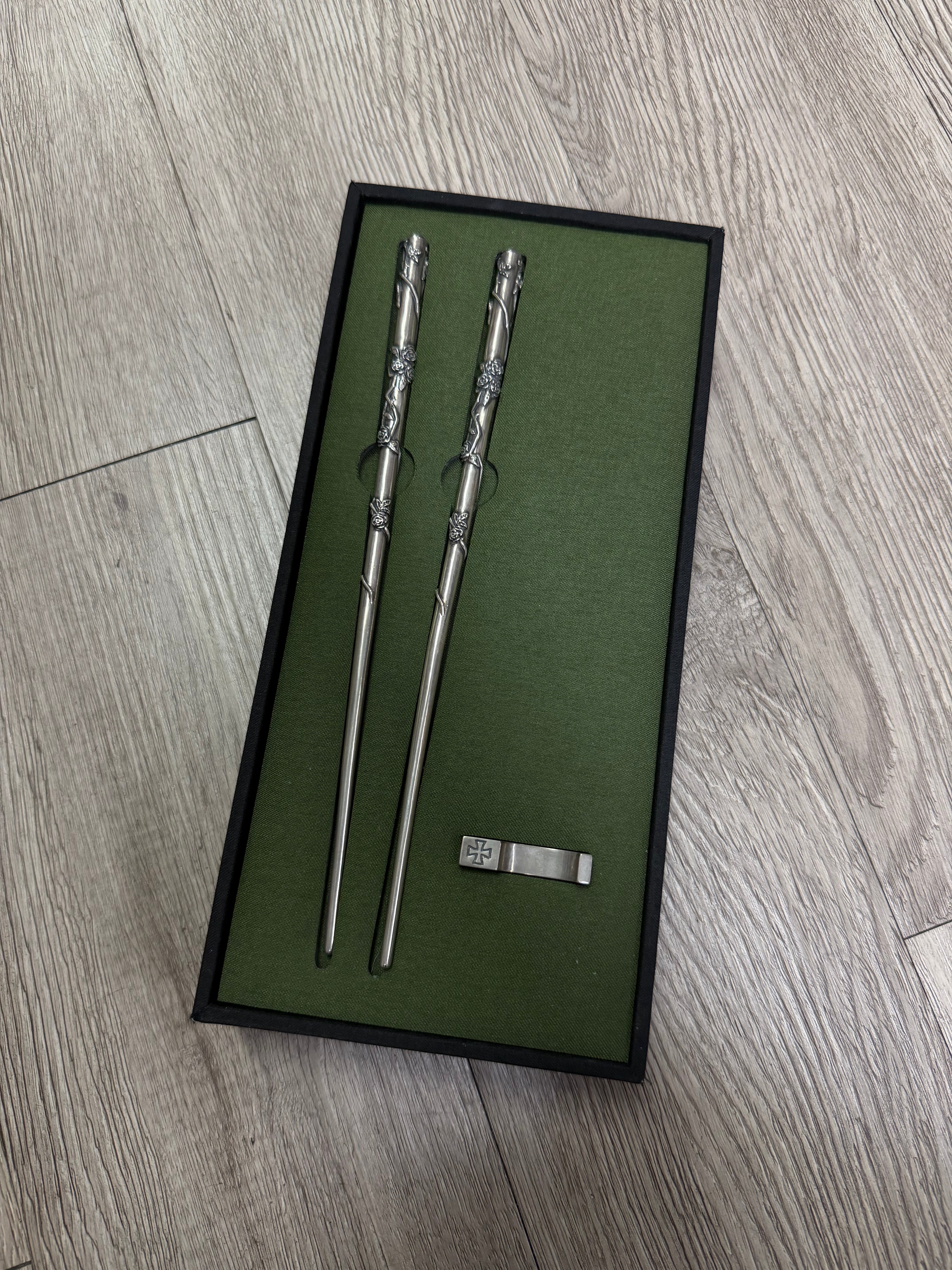 ENFANTS RICHES DÉPRIMÉS Silver Chopsticks Accessories