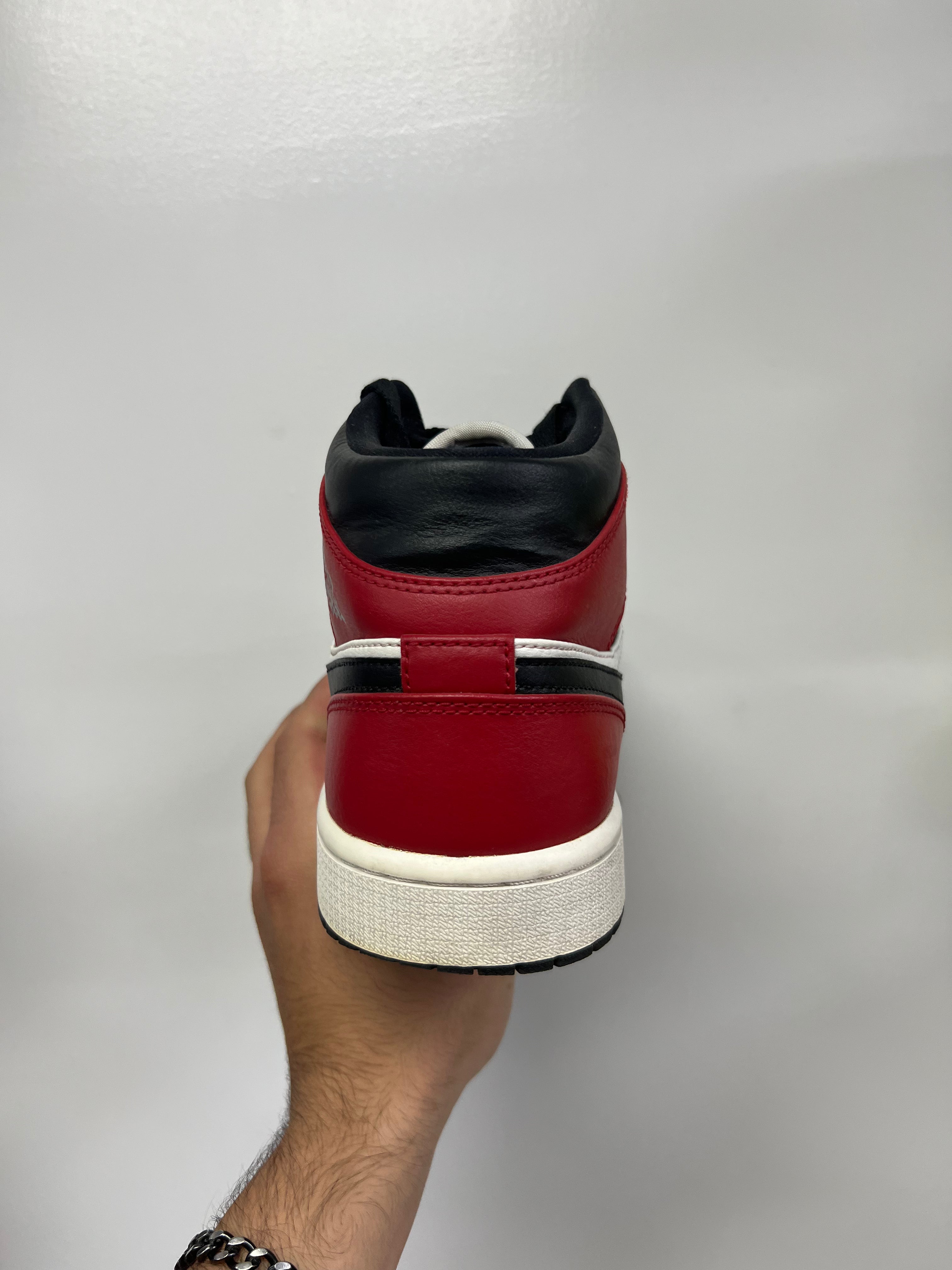 Nike Jordan 1 Mid Chicago Toe Sneakers