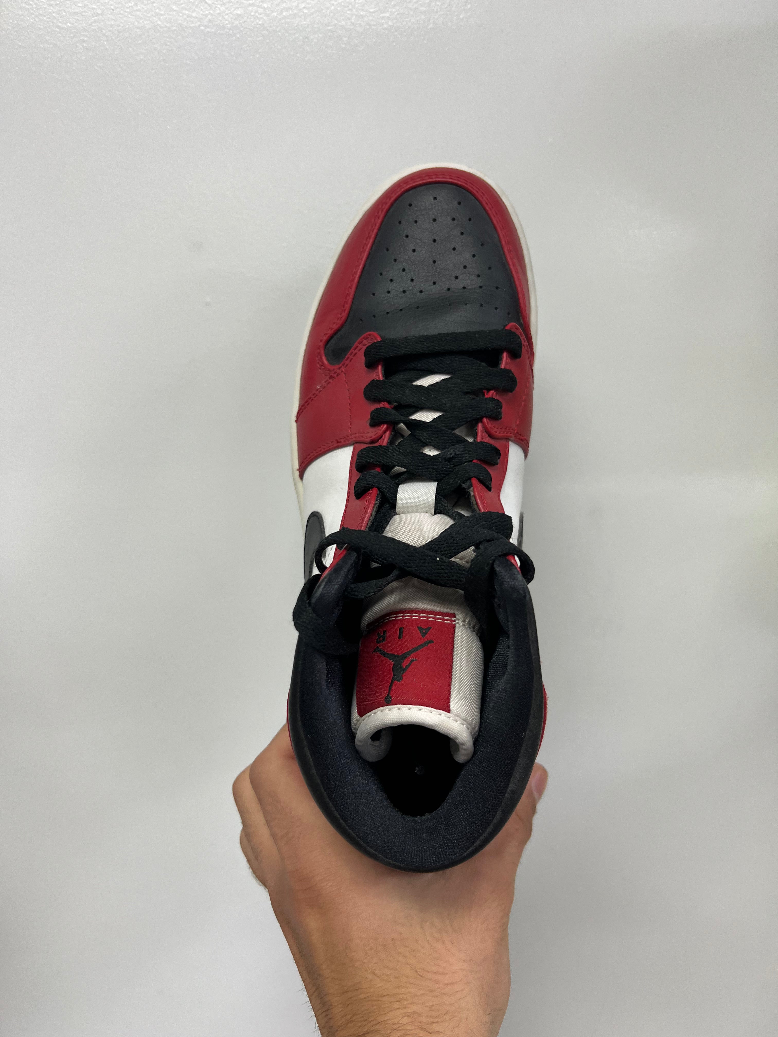 Nike Jordan 1 Mid Chicago Toe Sneakers