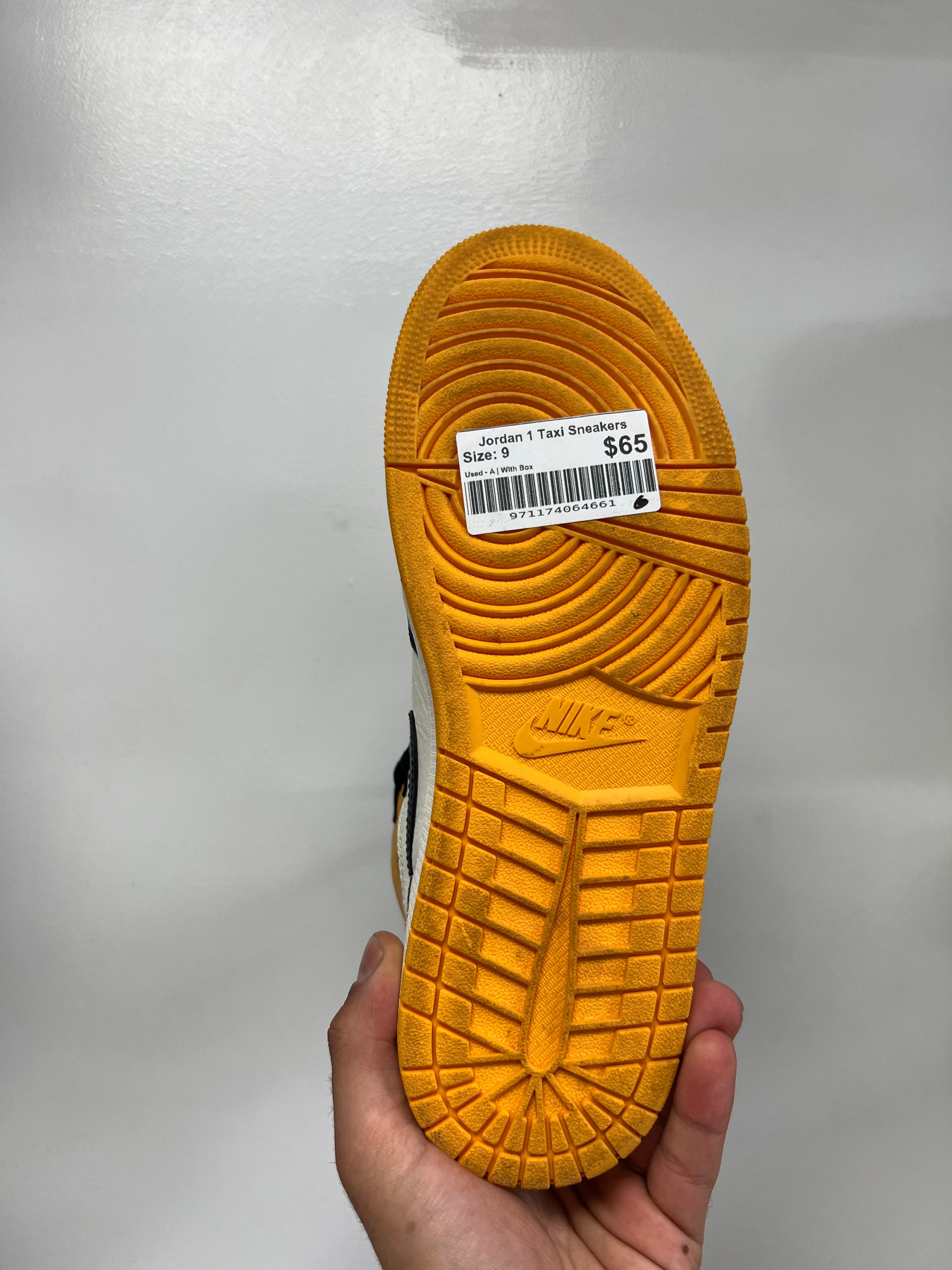 Jordan 1 Taxi Sneakers
