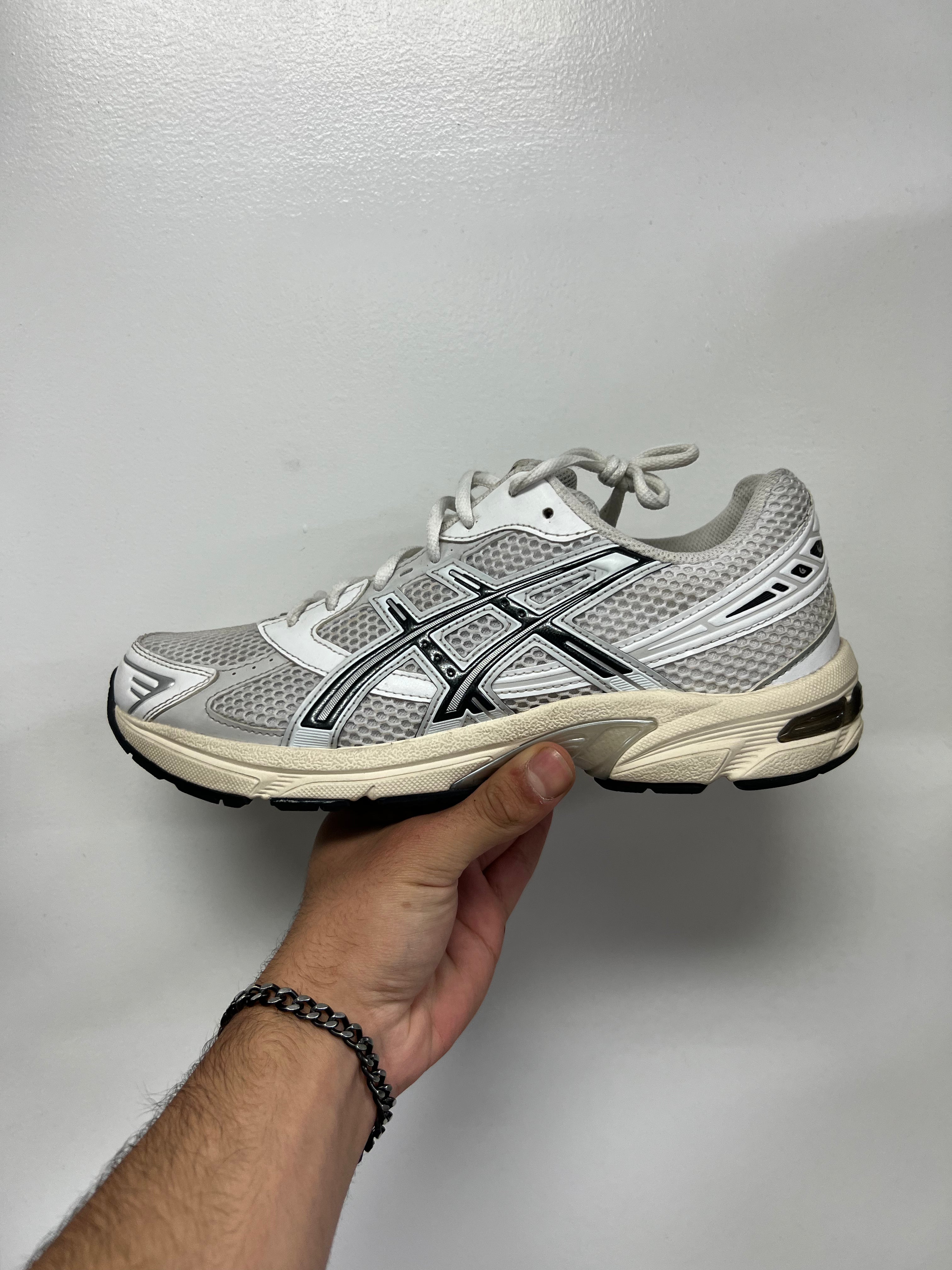 Asic Gel 1130 Cloud Grey  Used 9 With Box