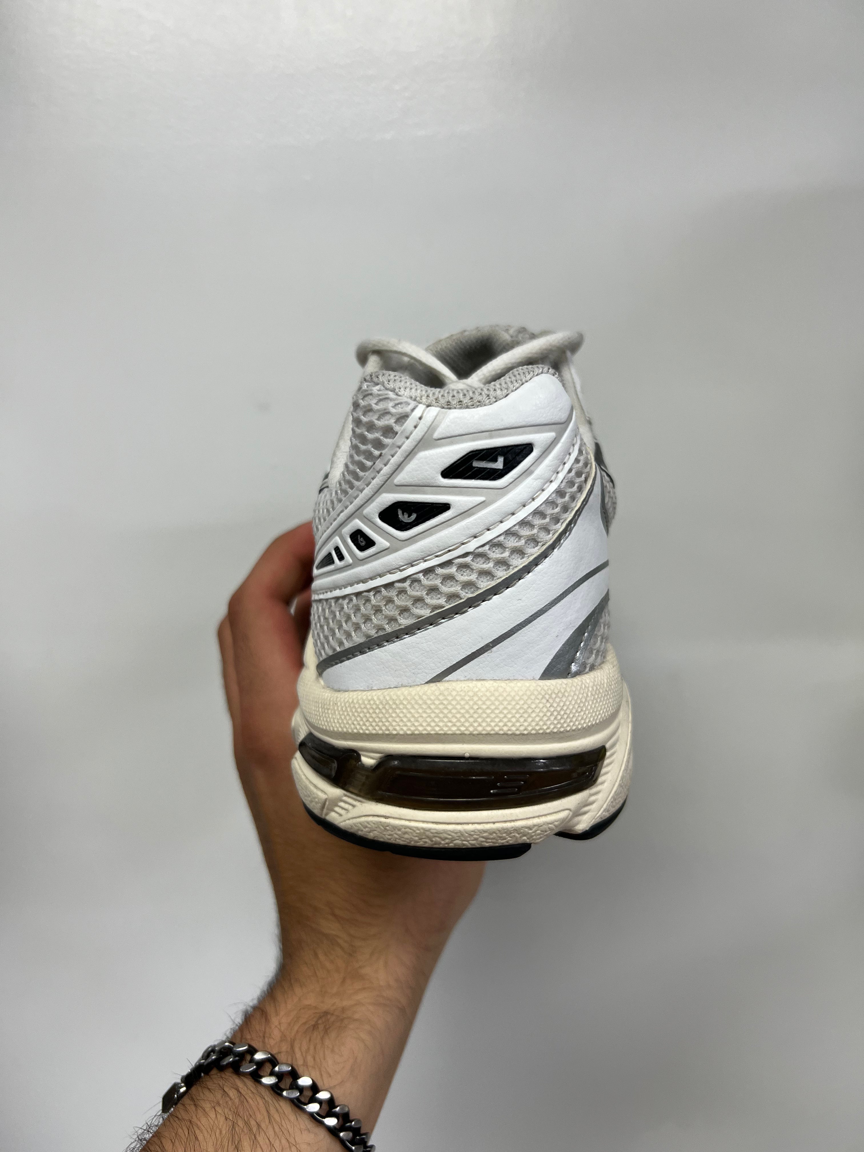 Asic Gel 1130 Cloud Grey  Used 9 With Box