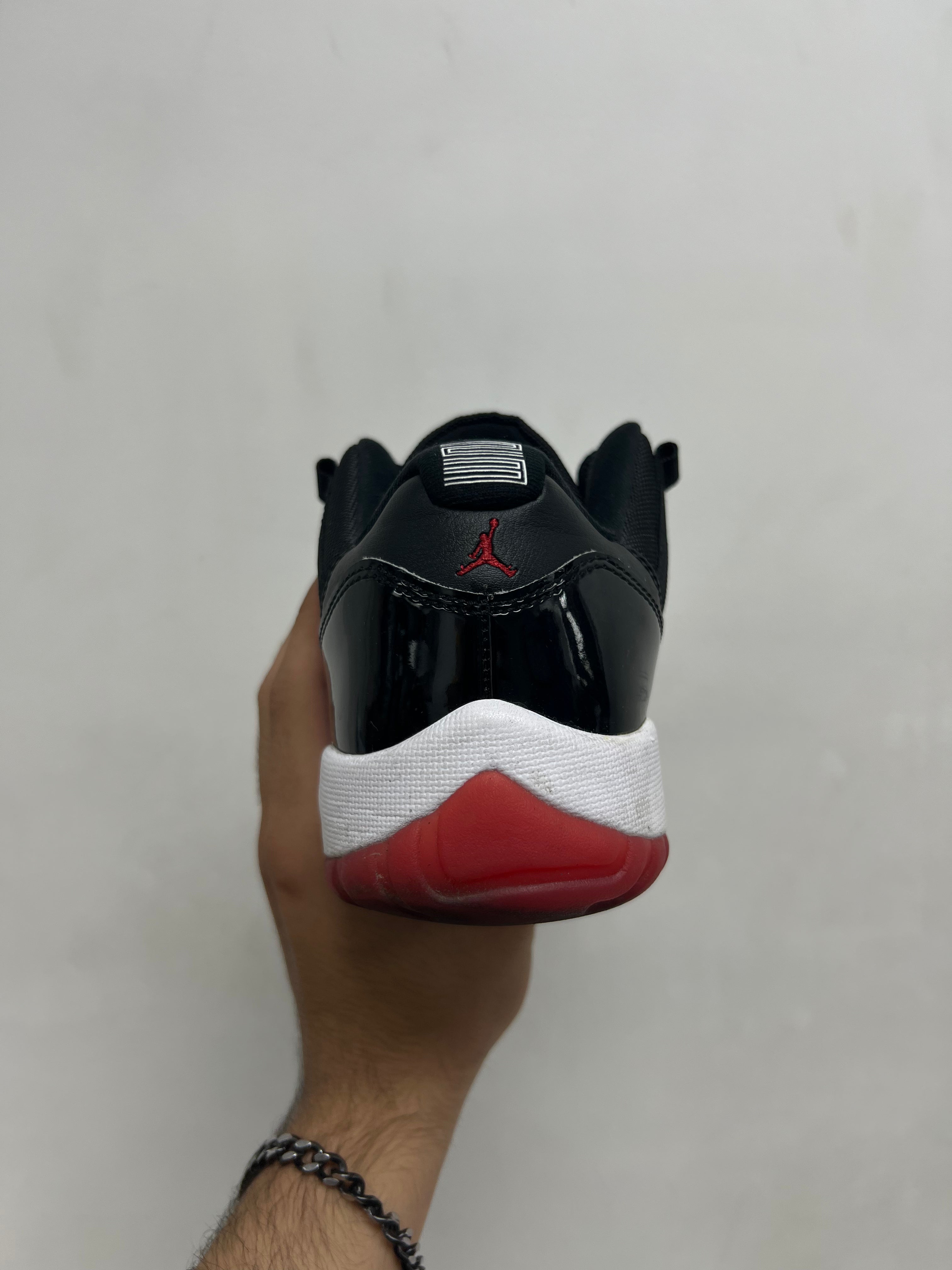 Jordan 11 Low Bred Sneakers