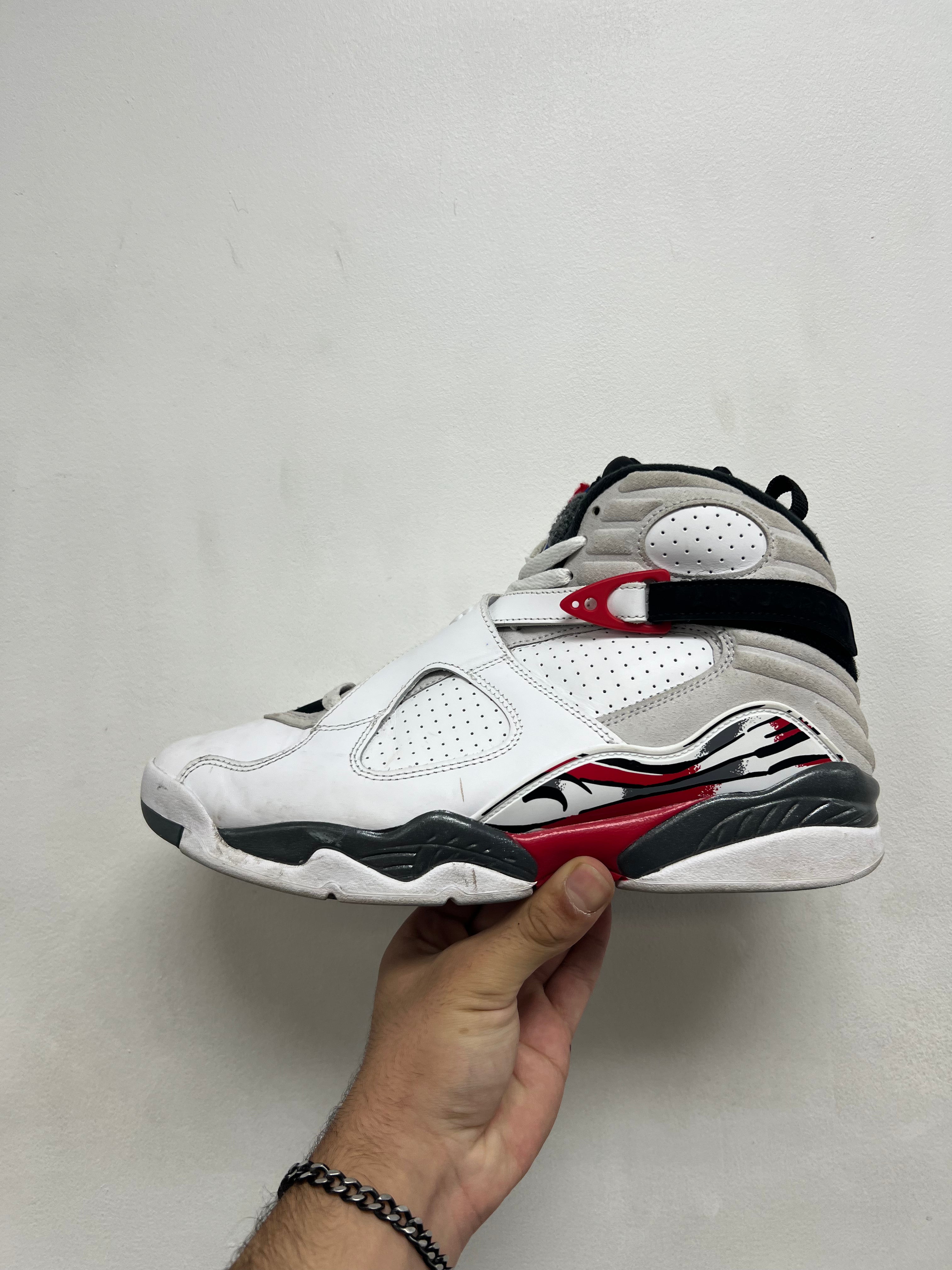 Jordan 8 Bugs Bunny Sneakers