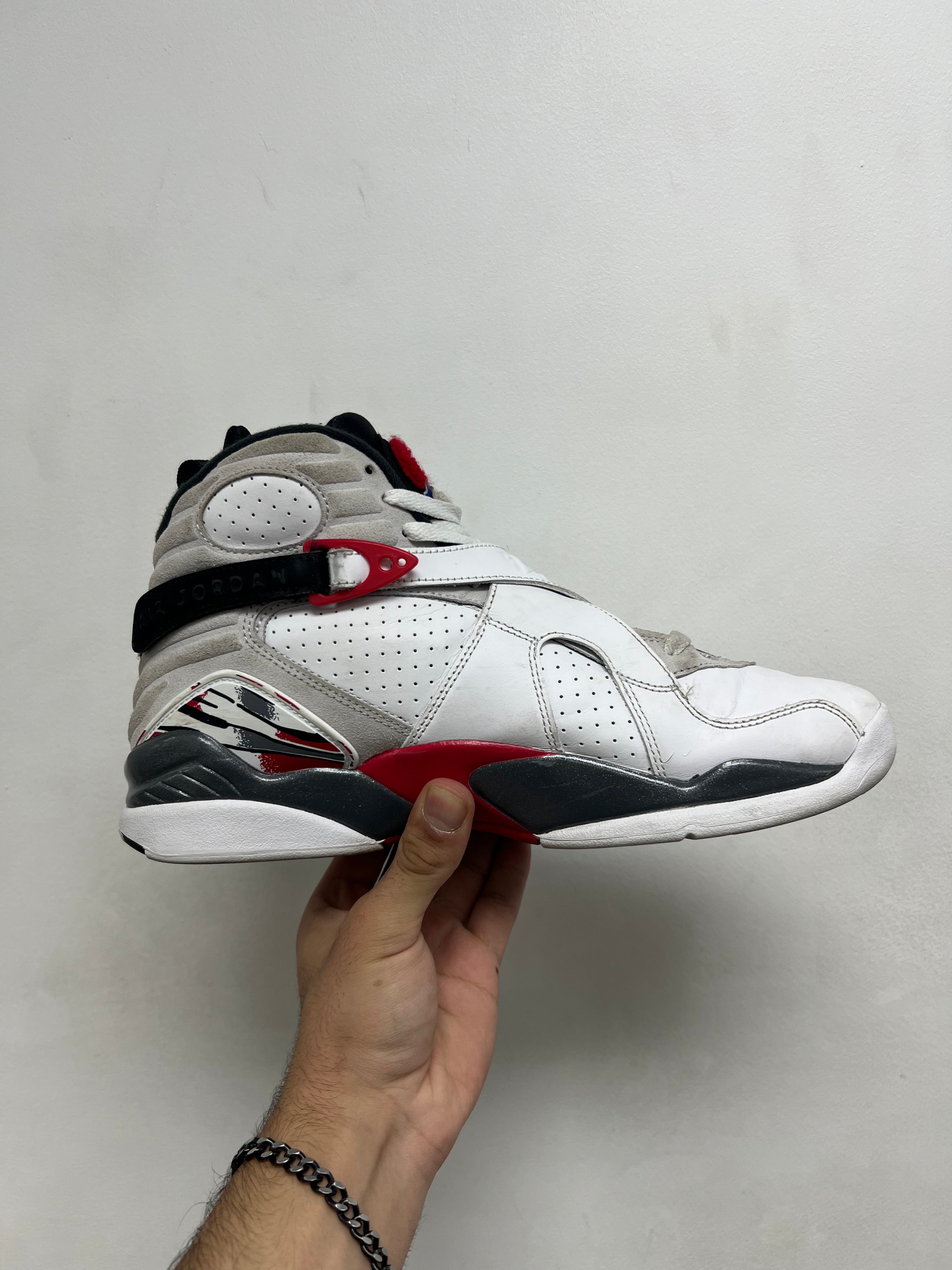 Jordan 8 Bugs Bunny Sneakers