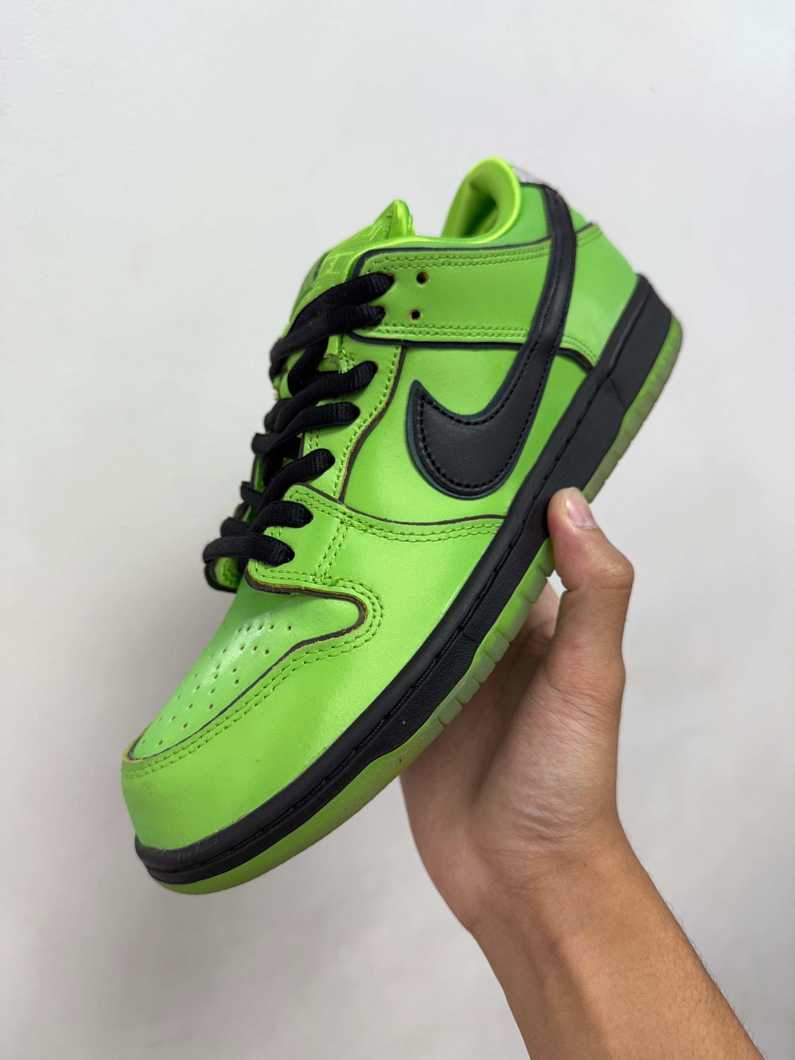 Nike SB Dunk Low Powerpuff Buttercup Sneakers