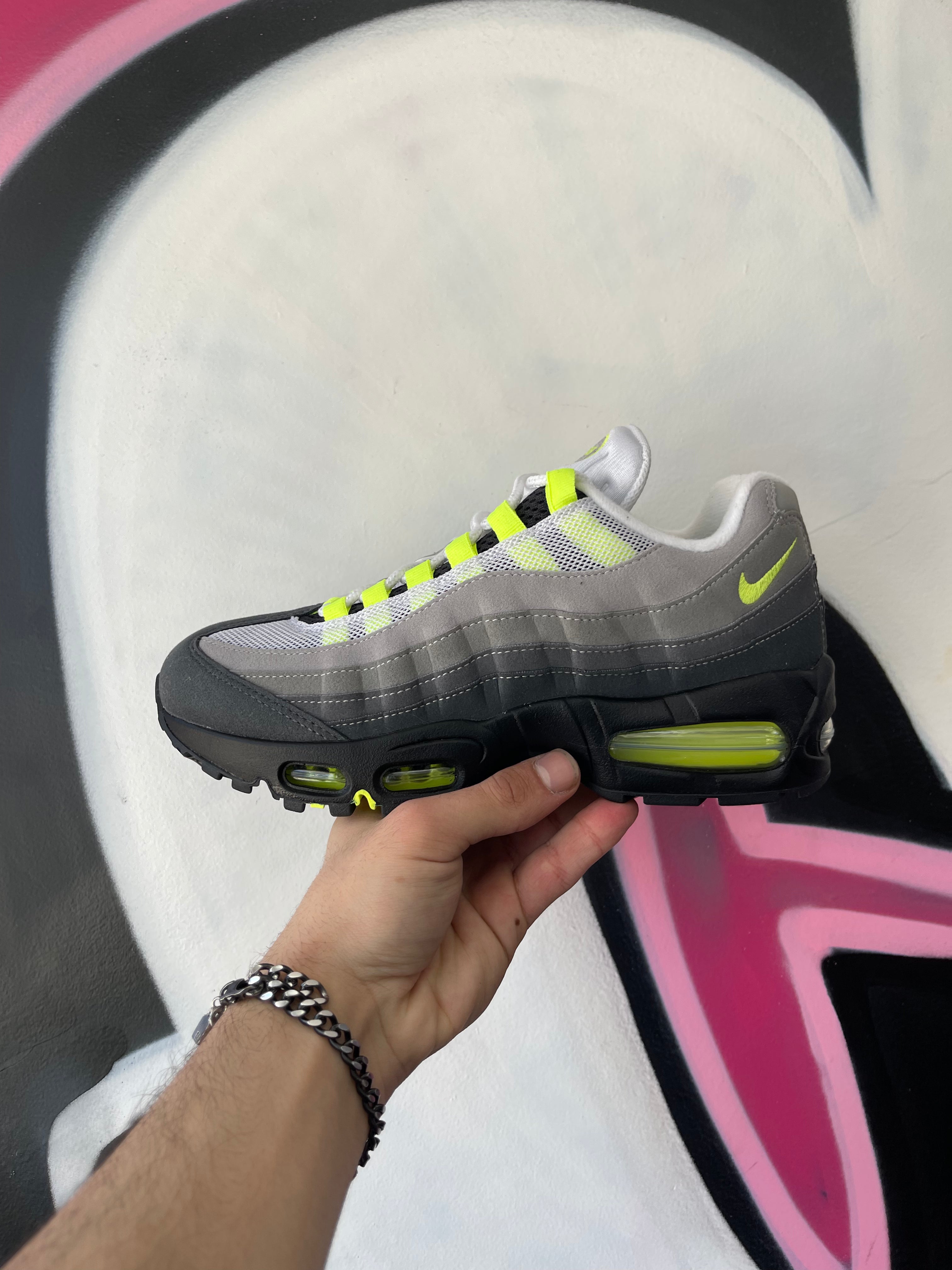 Nike AM95 Neon Sneakers