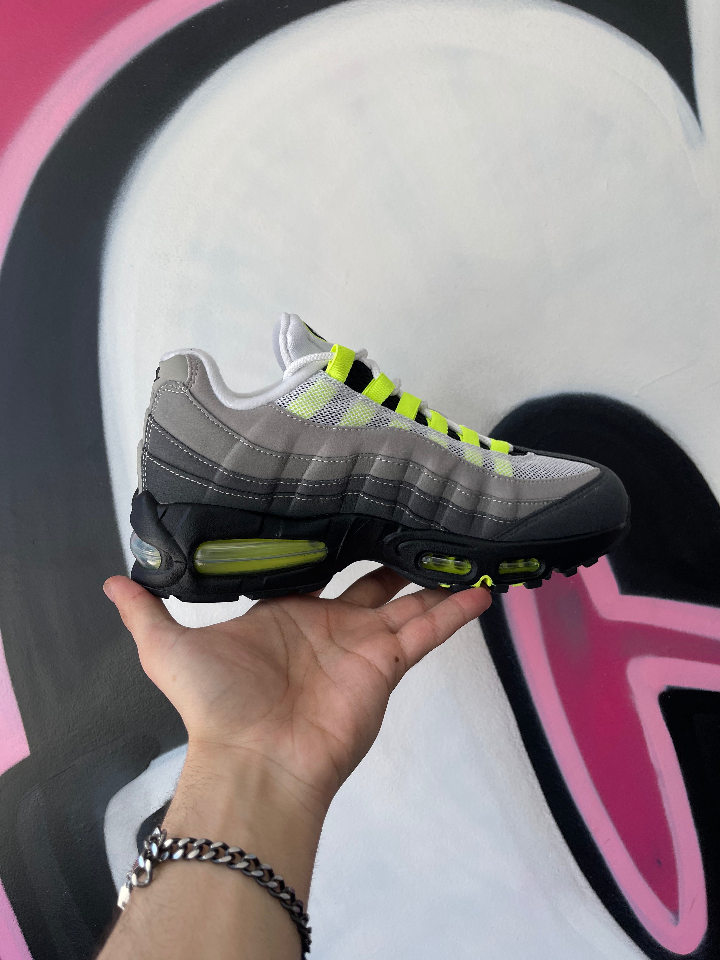 Nike AM95 Neon Sneakers