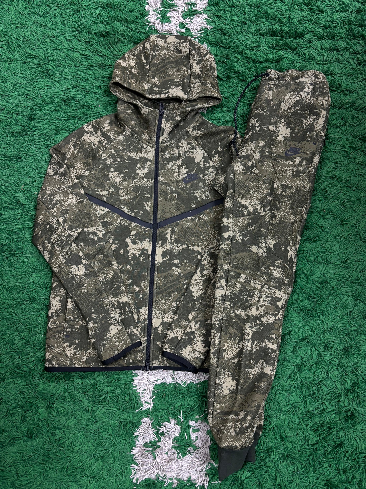 Nike Tech Sweatsuit Green Camo New Small With Tags