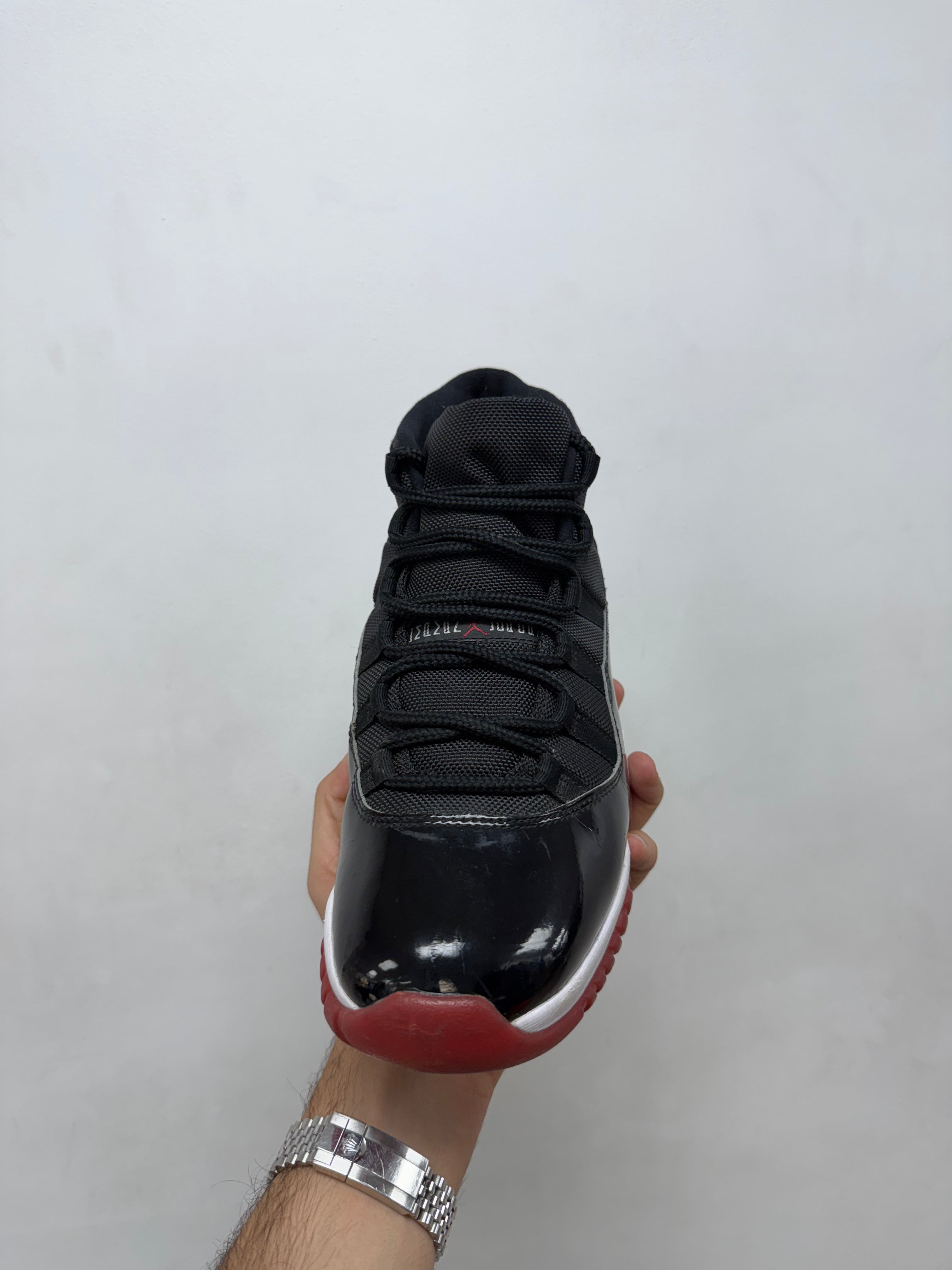 Jordan 11 Bred Sneakers