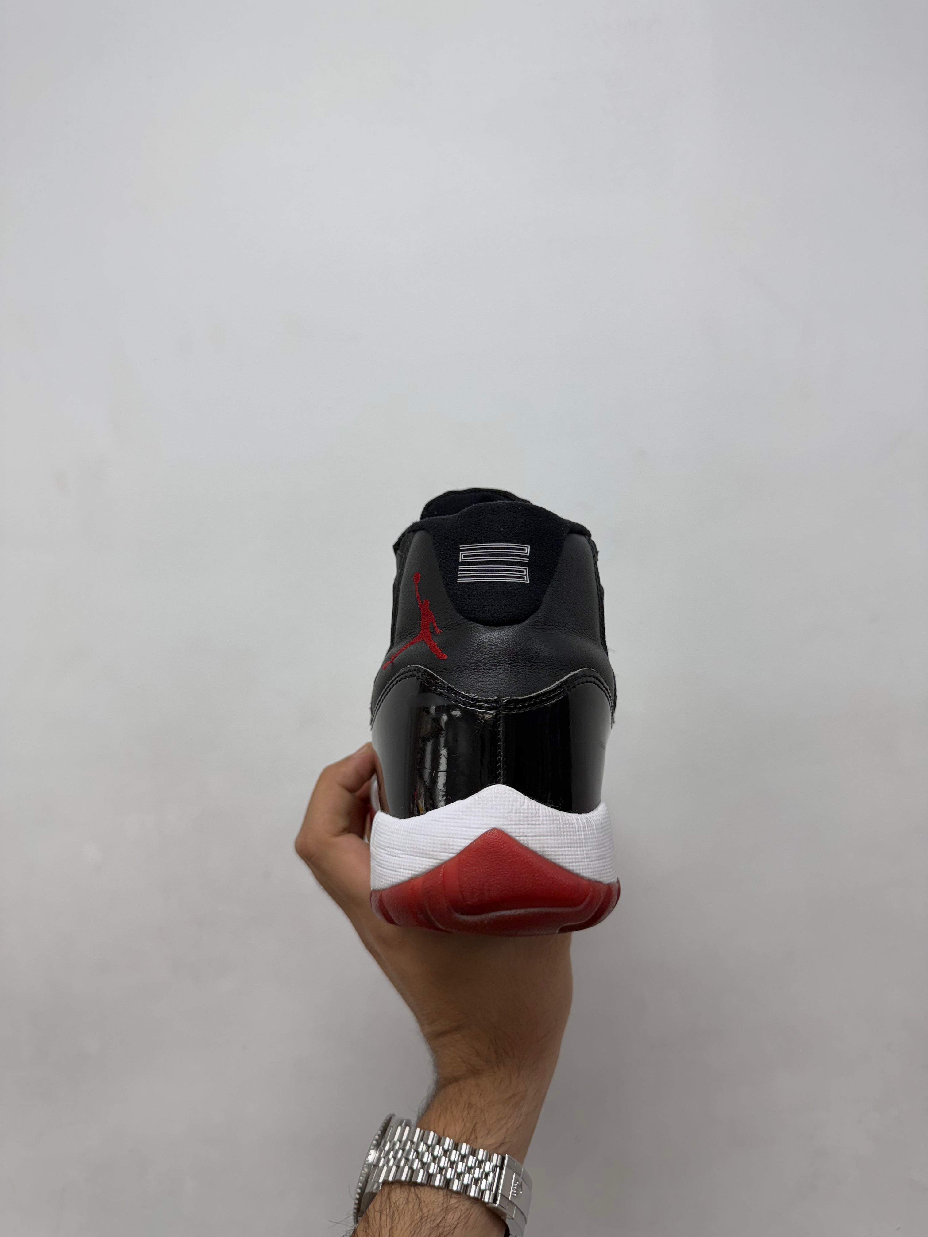 Jordan 11 Bred Sneakers