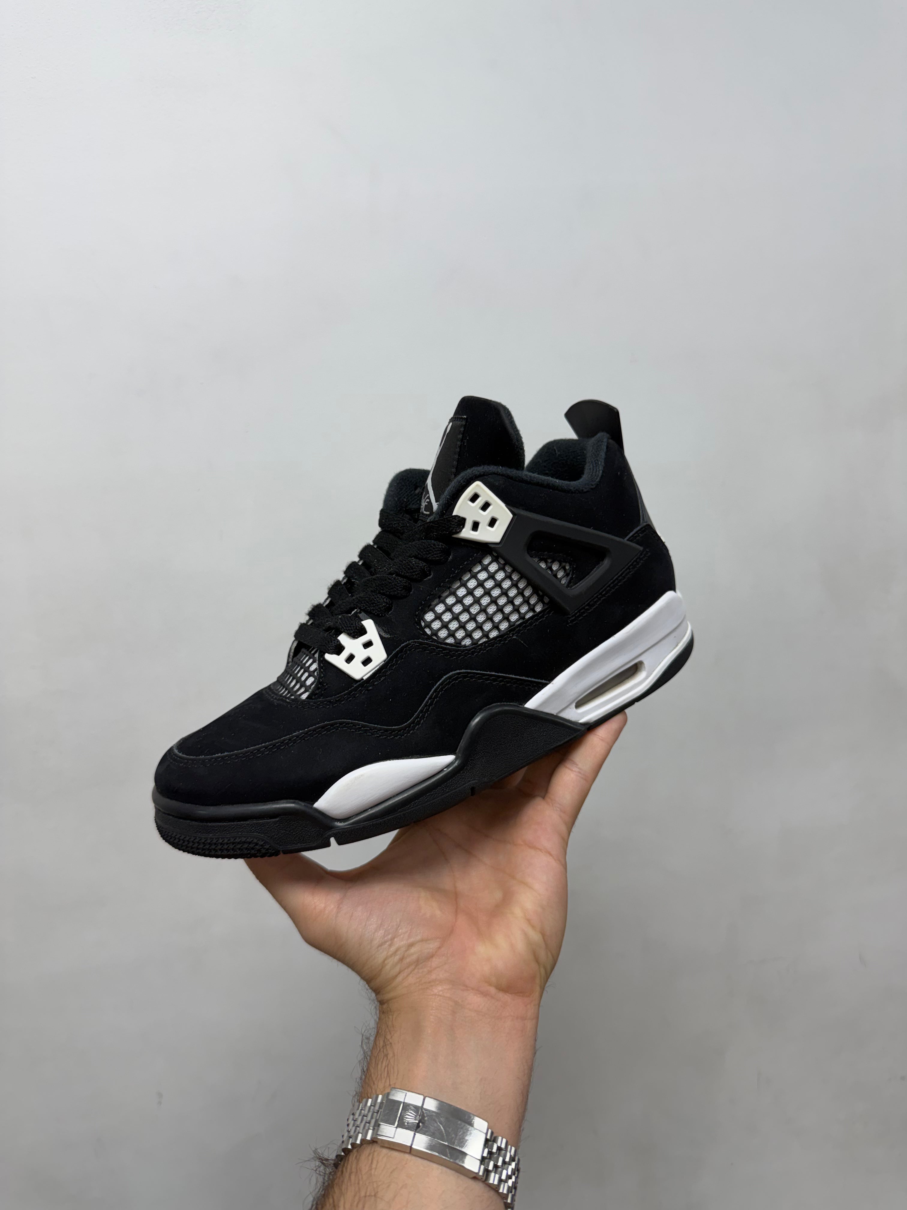 Jordan 4 White Thunder Sneakers