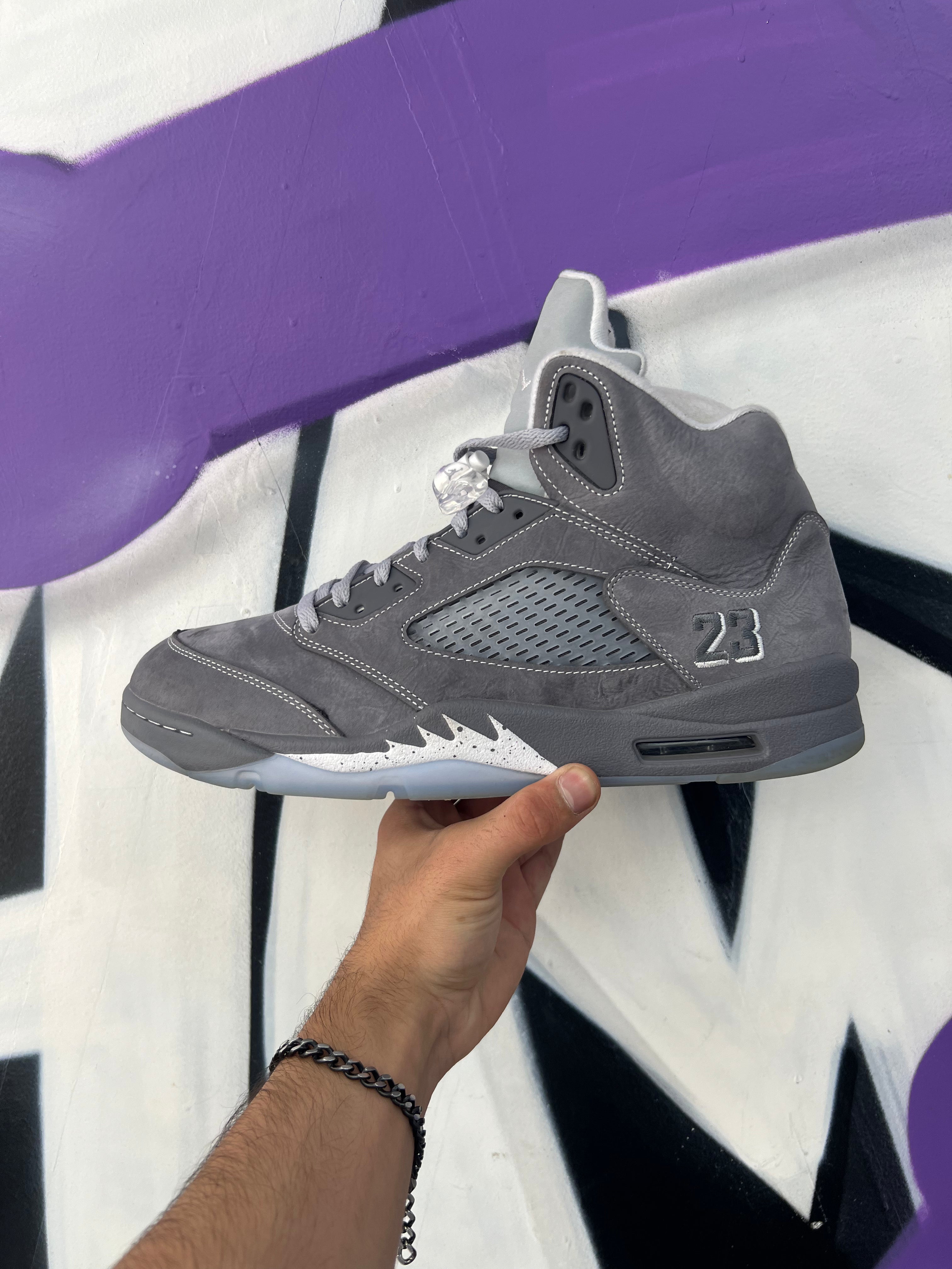 Jordan 5 Wolf Grey Sneakers