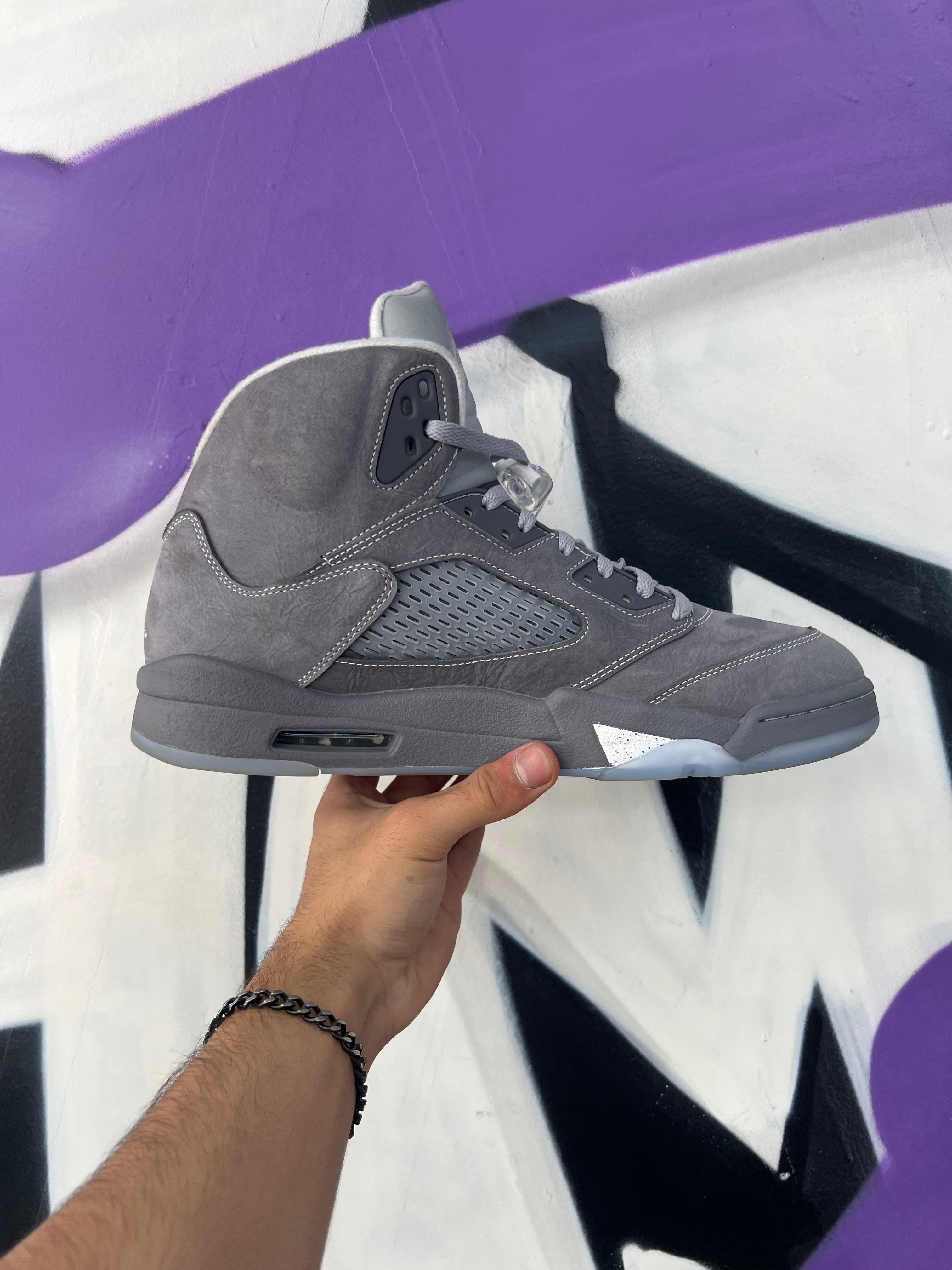 Jordan 5 Wolf Grey Sneakers