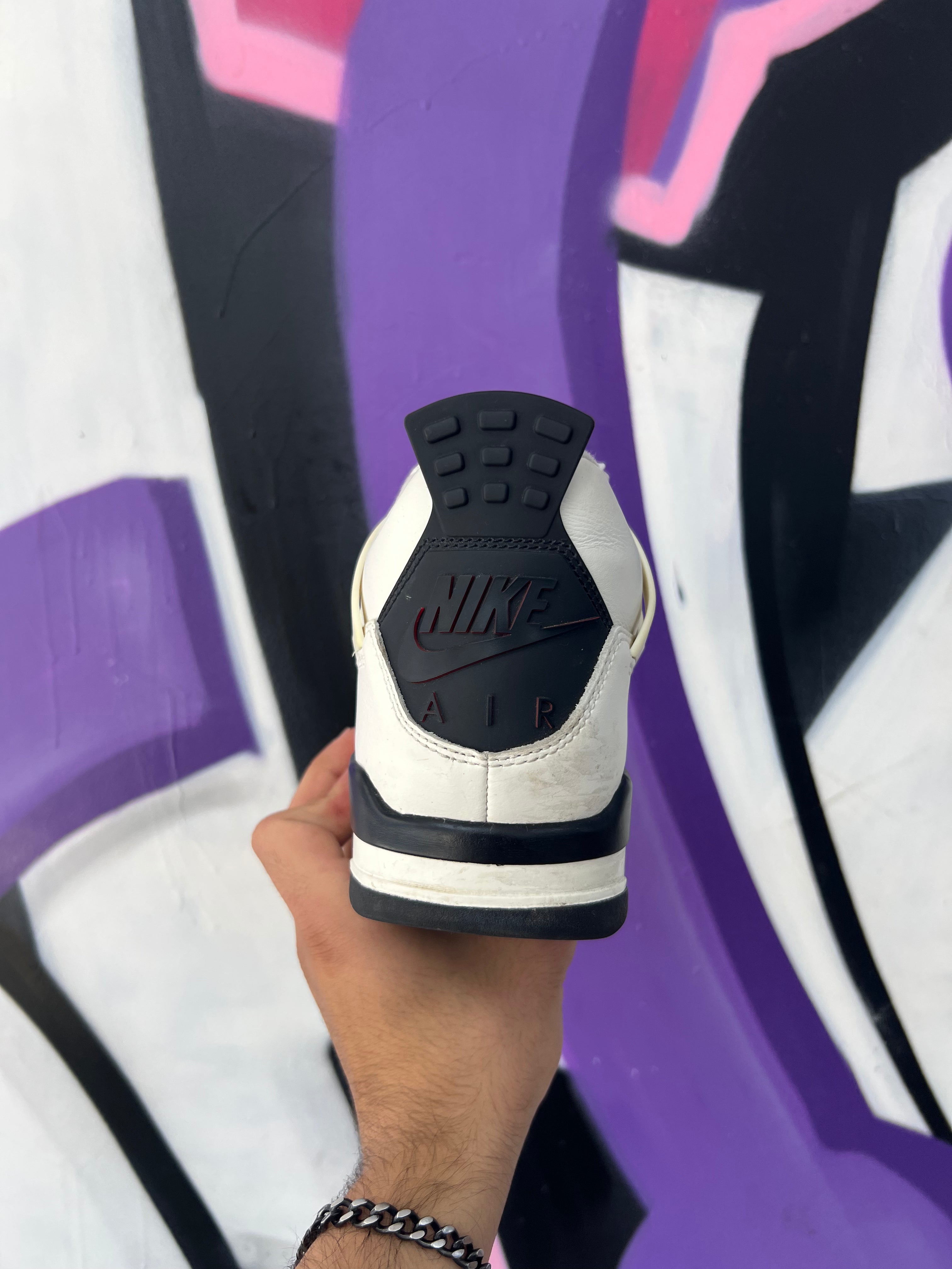 Jordan 4 Flight Club Sneakers