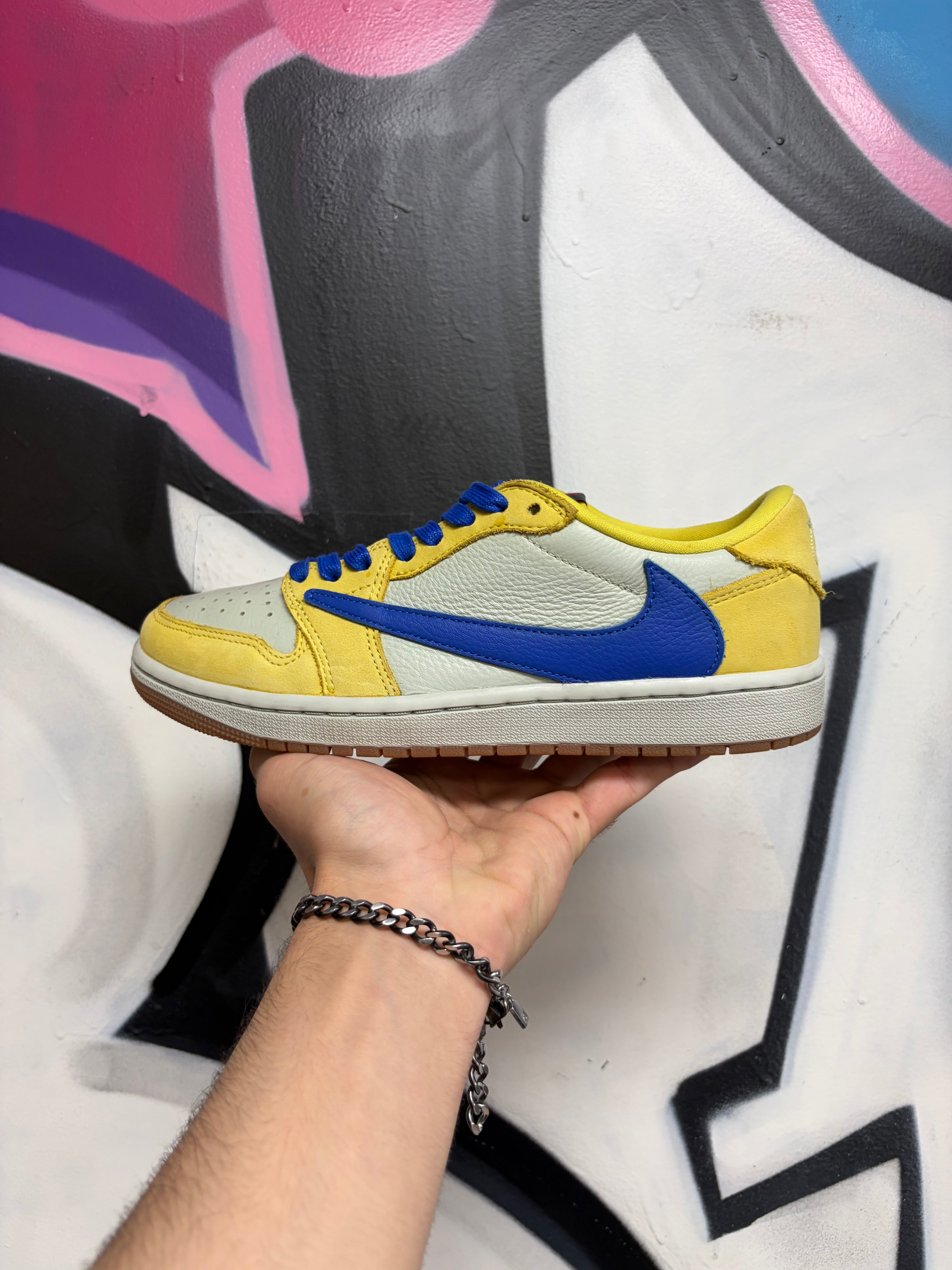 Jordan 1 Low Travis Scott Canary Yellow Sneakers
